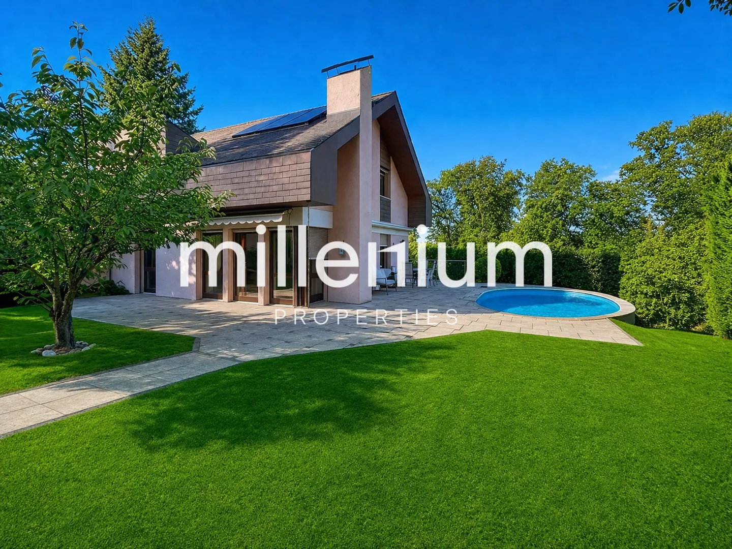 Grande casa arredata con piscina a Versoix - Foto 1 di 8