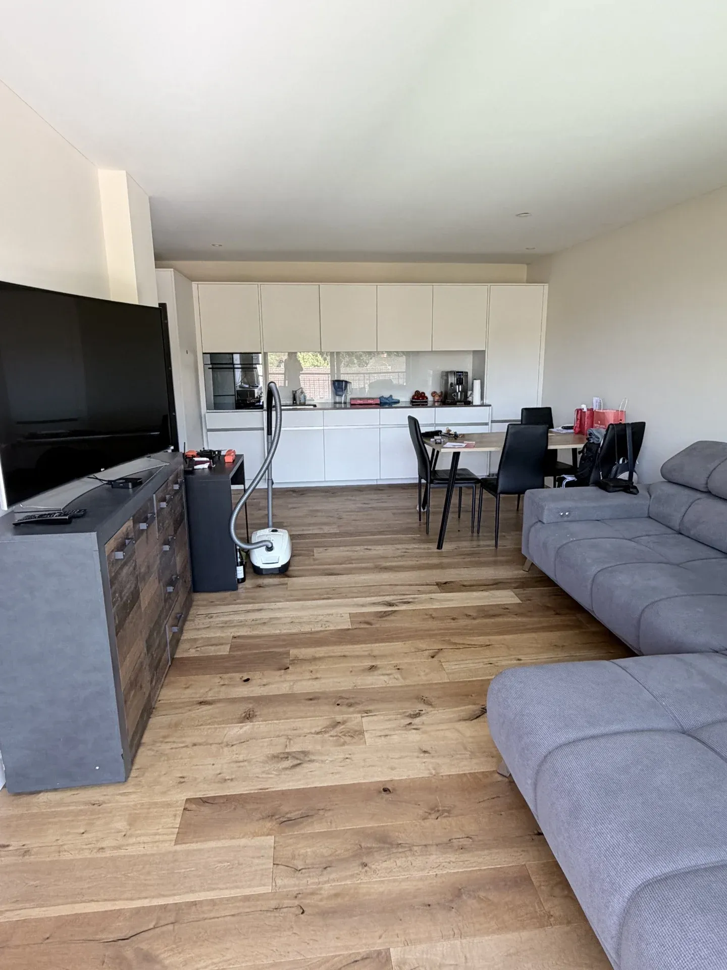 Neubau 2.5-Zimmerwohnung mit Balkon - Foto 2 von 5
