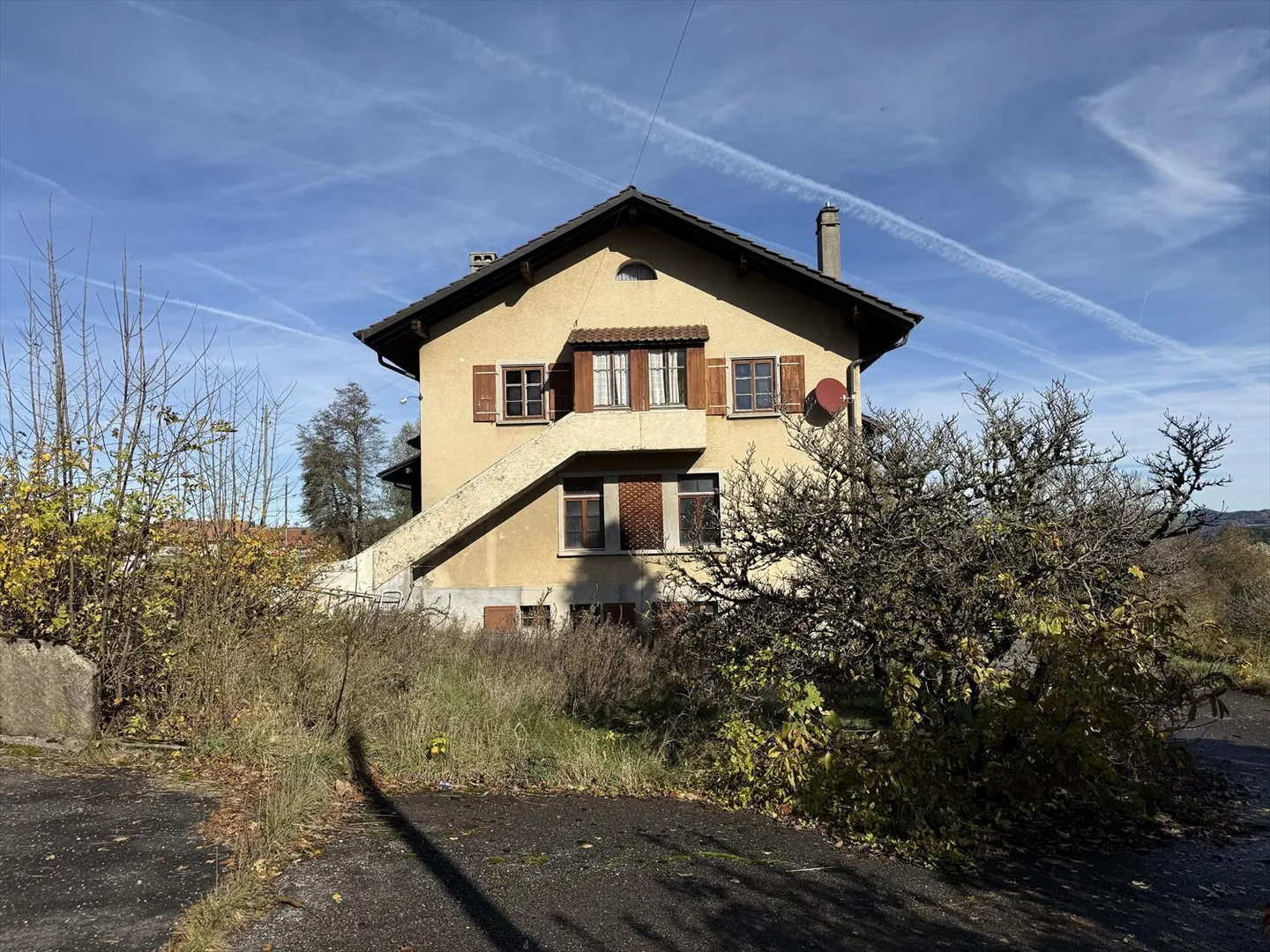 6-room house - Photo 1 of 16