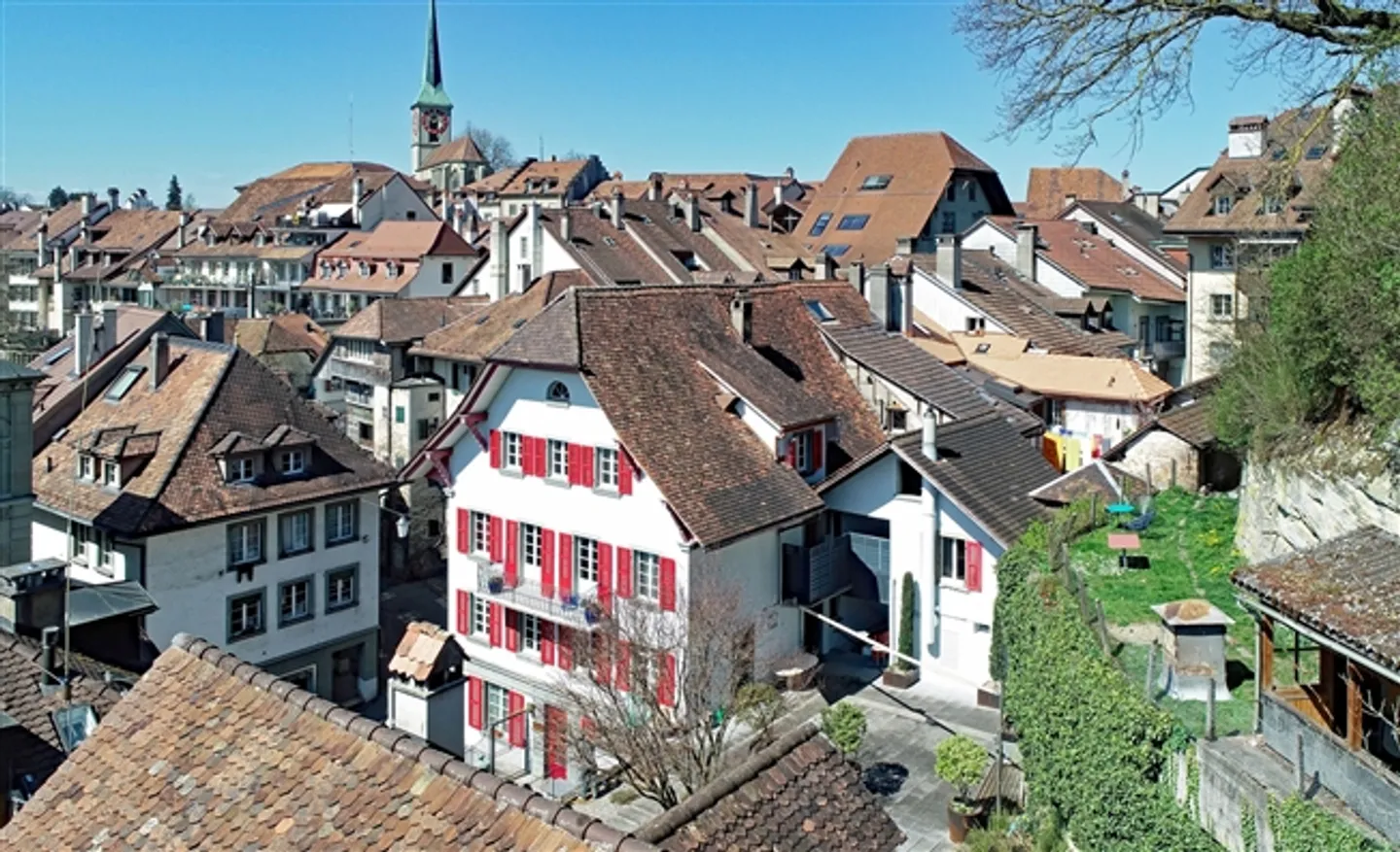 «Ä ehrwürdigi Autstadt-Liegeschaft mit huufe Potenzial und ere ärdeschöne Gartealag» - Foto 4 von 20