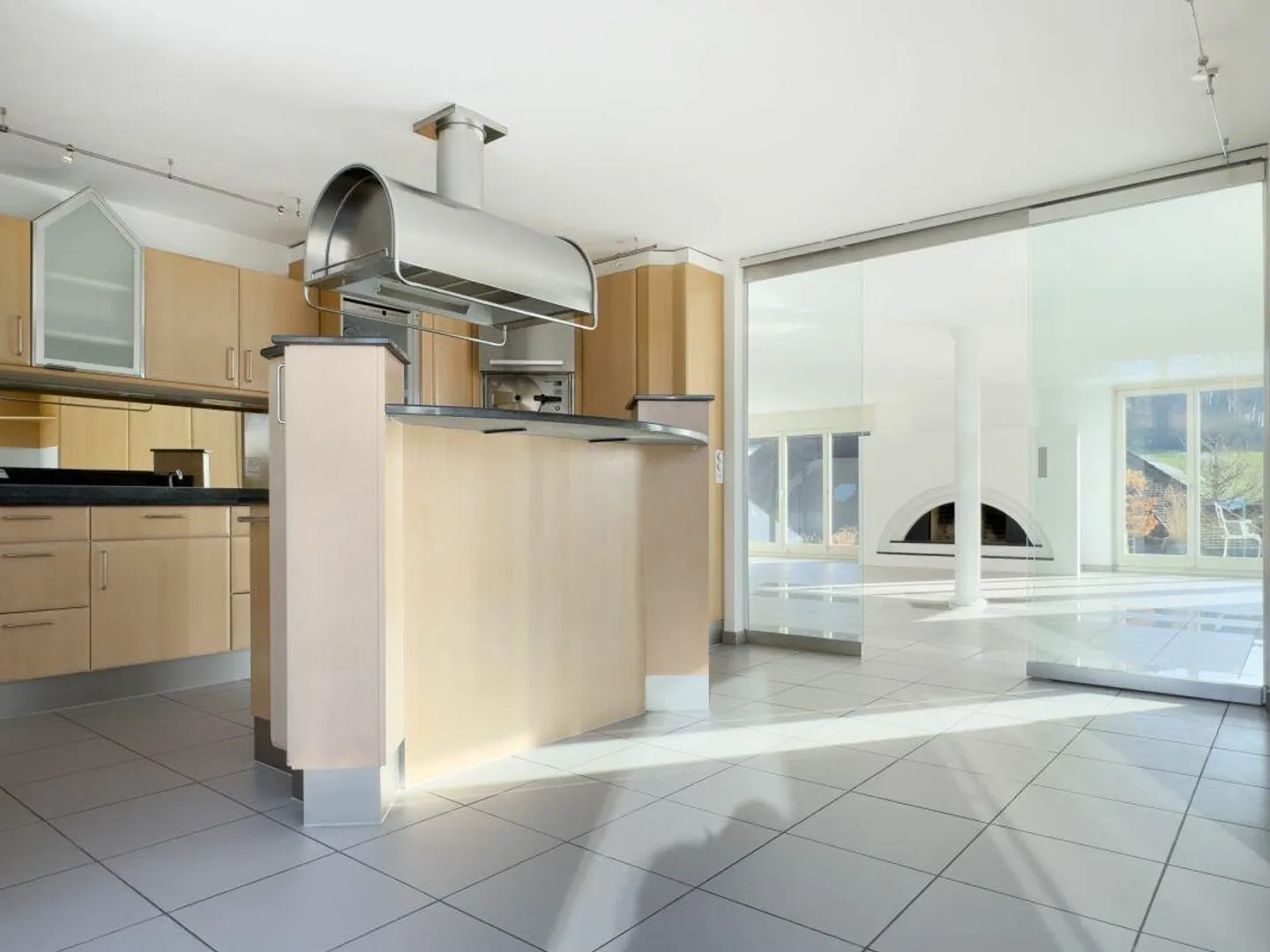 Spacious 6.5-room single-family house with beautiful garden in a privileged location - Photo 17 of 28