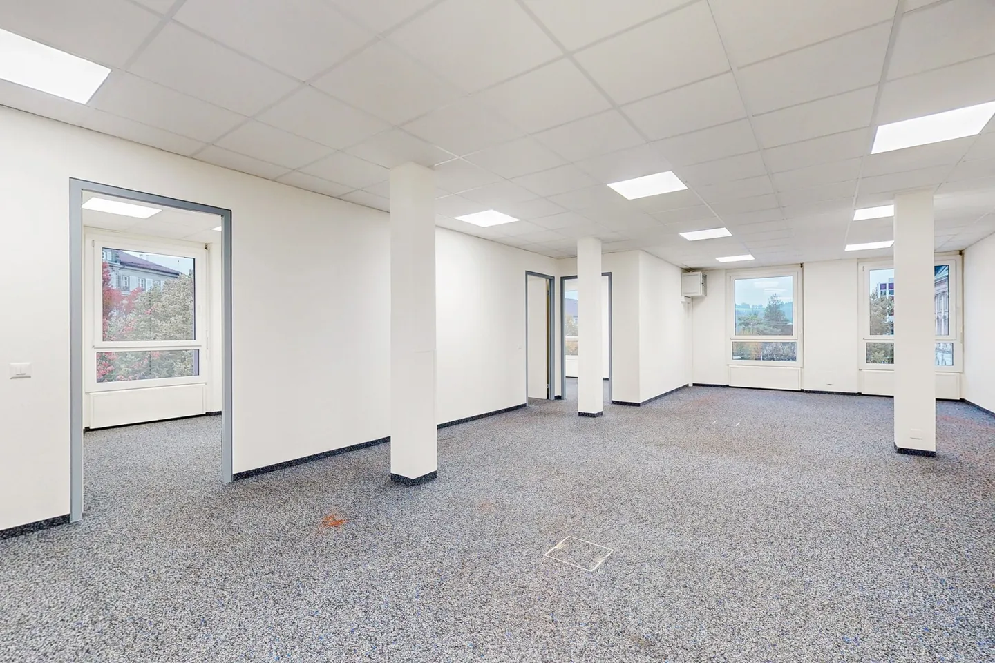 Belle surface lumineuse dans le coeur de Fribourg - Photo 4 sur 8