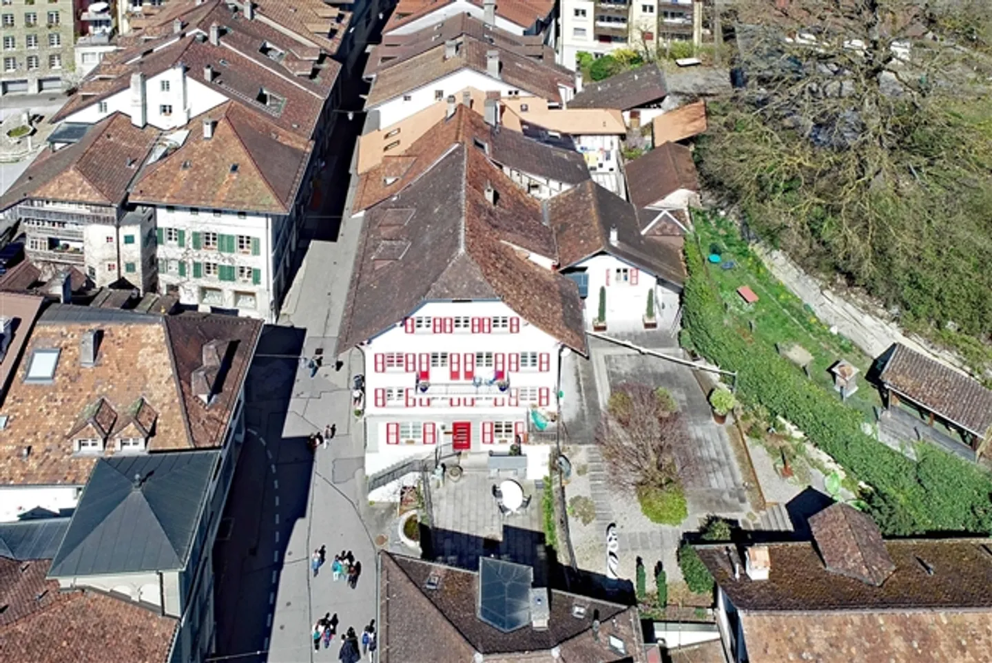 «Ä ehrwürdigi Autstadt-Liegeschaft mit huufe Potenzial und ere ärdeschöne Gartealag» - Foto 7 von 20