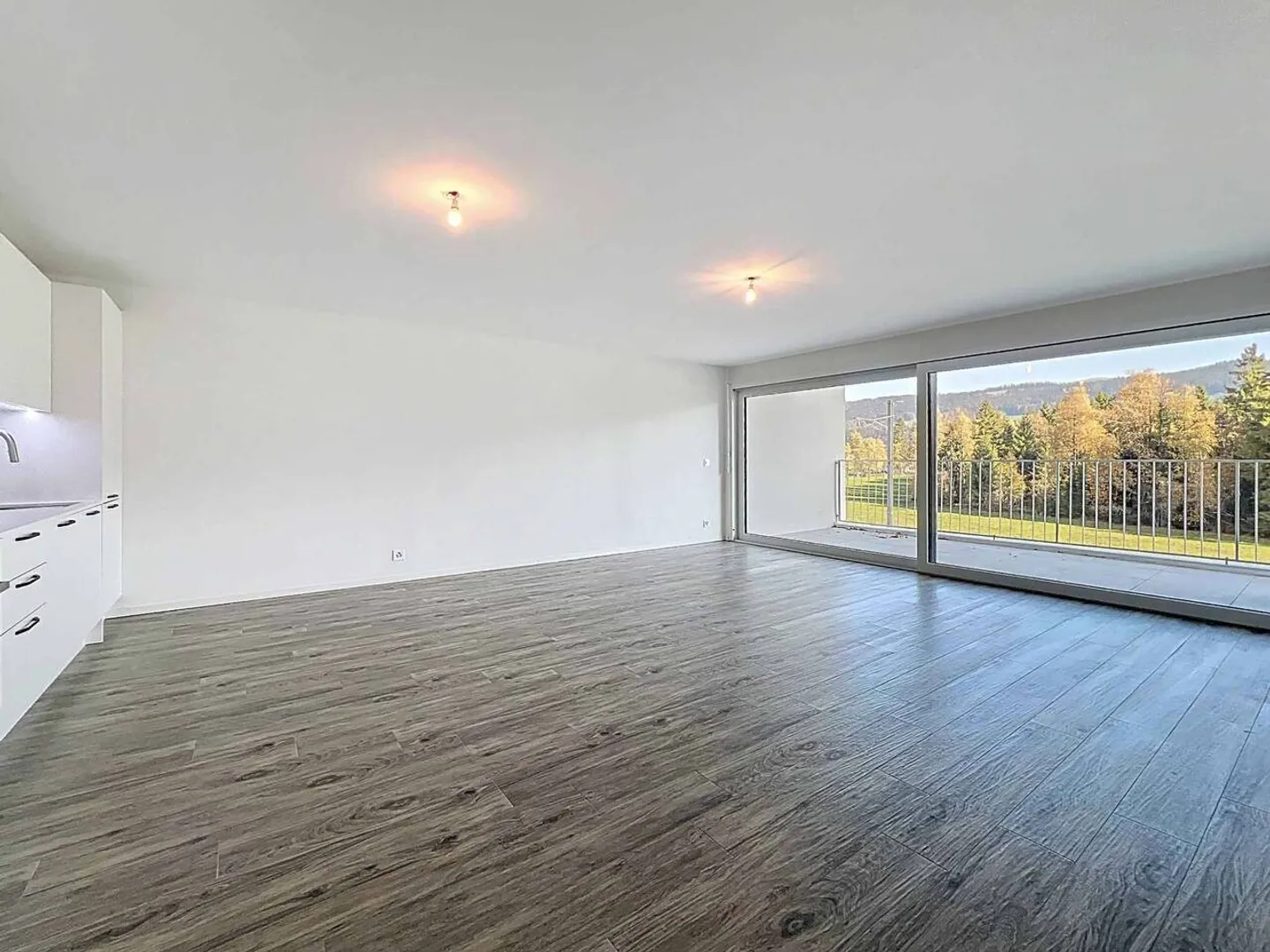 Spacious 2.5-room apartment of 67m² like new - Photo 1 of 5