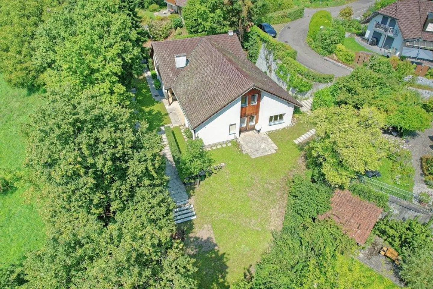 Beaucoup d'espace, beaucoup de potentiel - Maison individuelle de 9½ pièces dans un endroit calme à Bolligen - Photo 2 sur 13