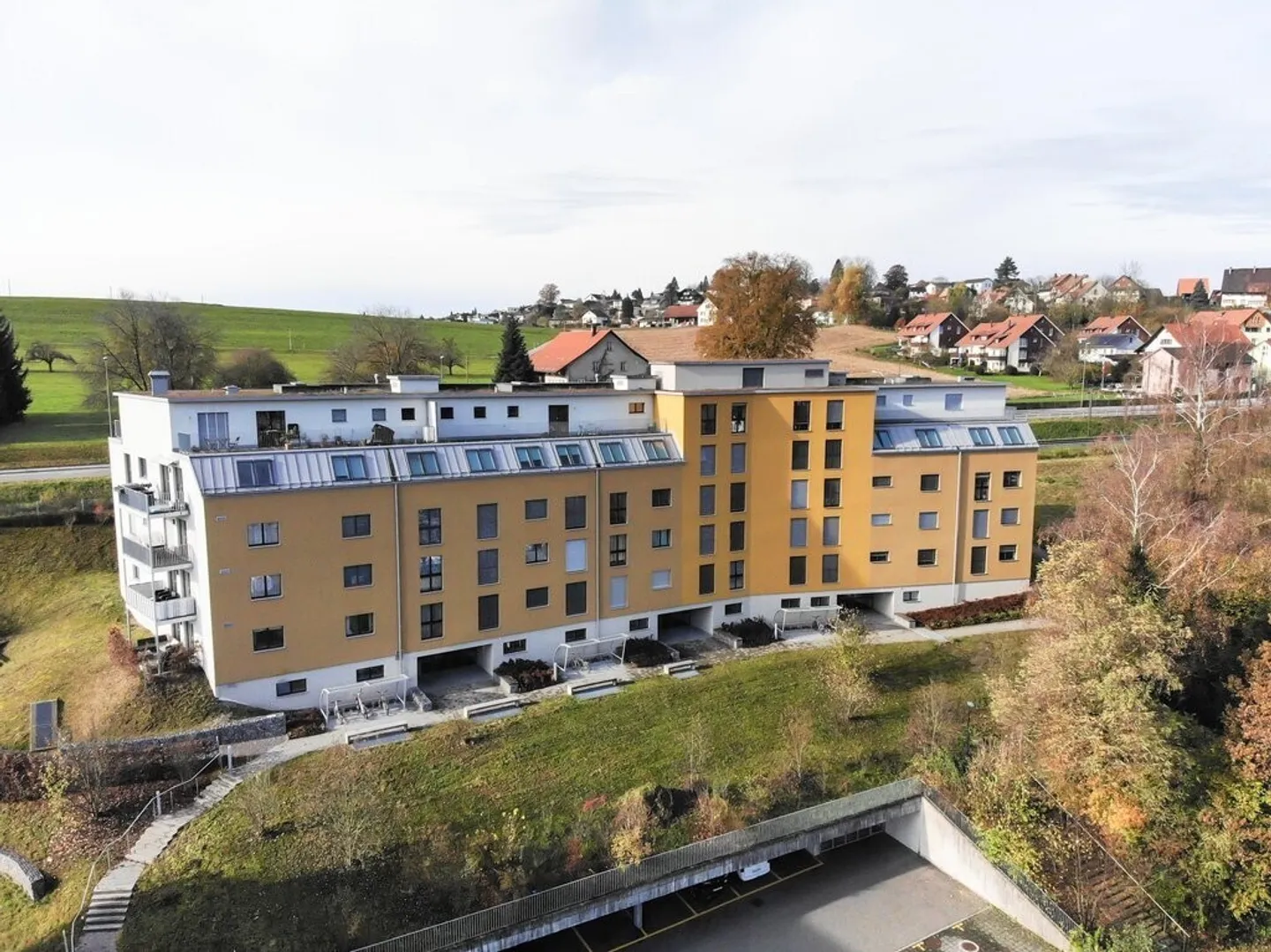 Posti auto economici in una posizione centrale - Foto 2 di 2