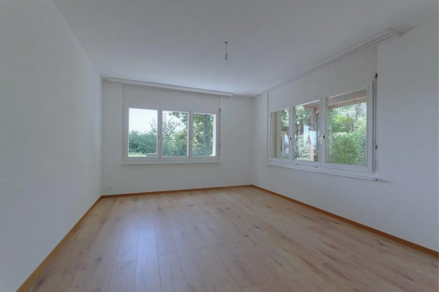 Beaucoup d'espace, beaucoup de potentiel - Maison individuelle de 9½ pièces dans un endroit calme à Bolligen - Photo 6 sur 13