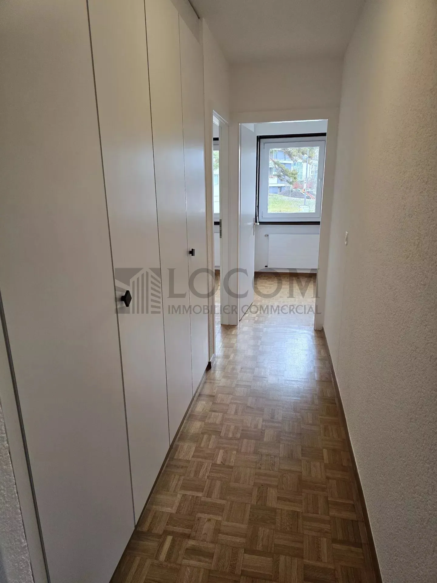 Geräumige Wohnung mit Balkonen - Foto 8 von 12