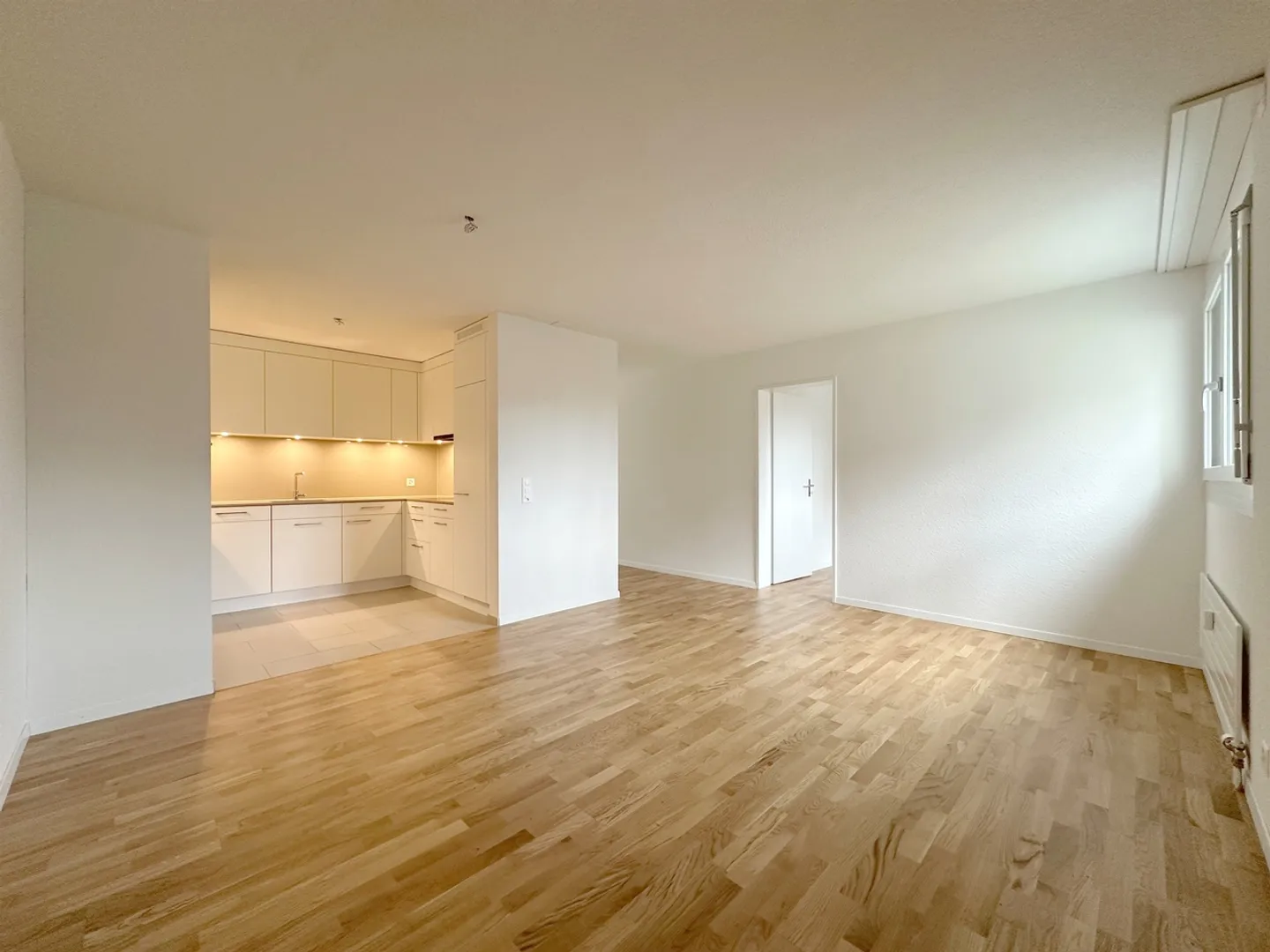 Appartamento familiare spazioso in un ambiente verde - Foto 3 di 13