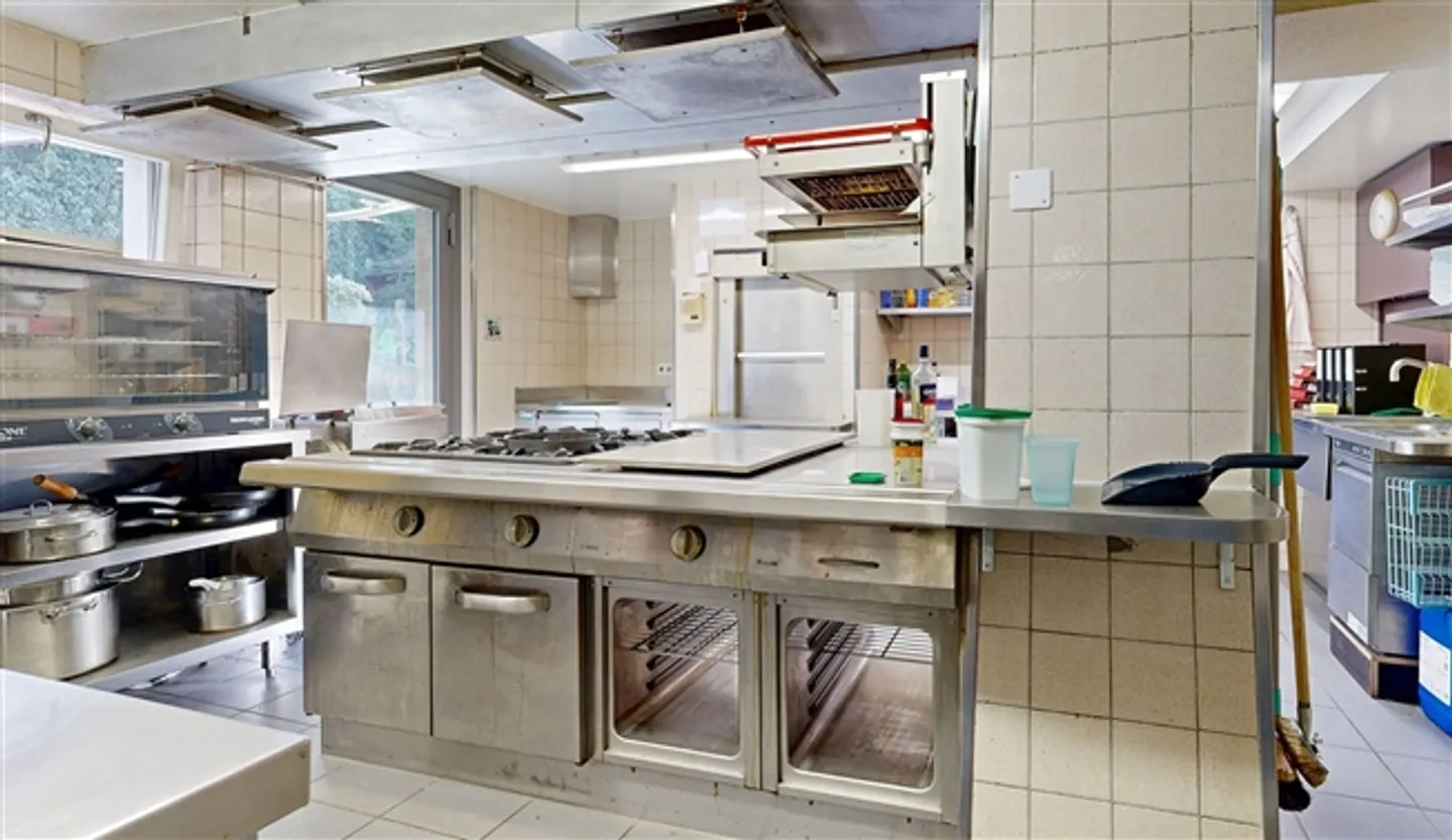 «Ä ehrwürdigi Autstadt-Liegeschaft mit huufe Potenzial und ere ärdeschöne Gartealag» - Foto 12 von 20