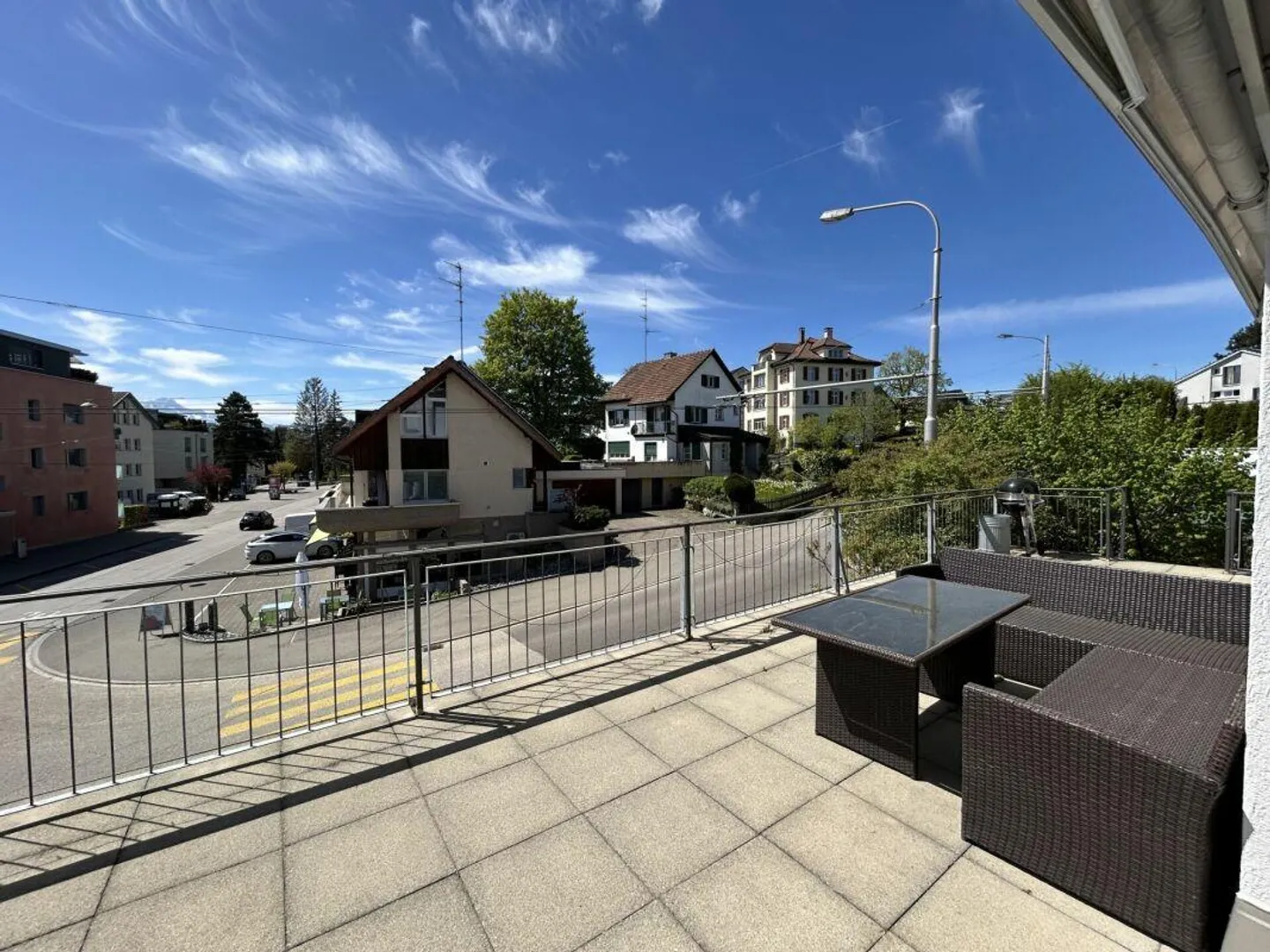 Le charme rencontre le soleil : votre nouveau chez-vous avec terrasse... - Photo 7 sur 10