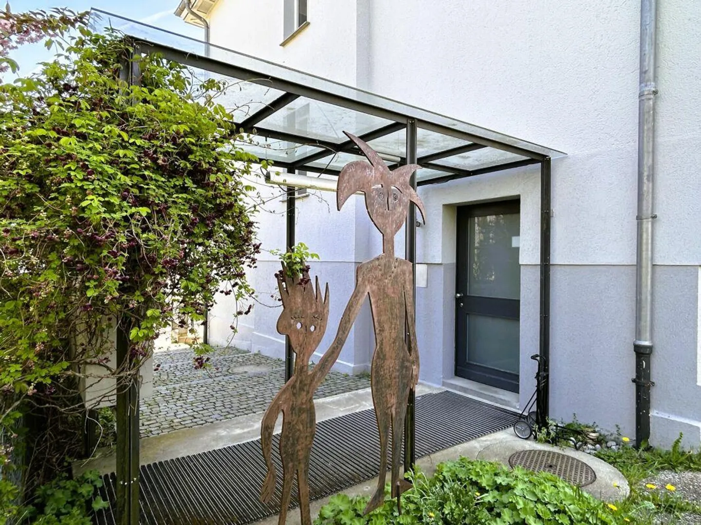 Le charme rencontre le soleil : votre nouveau chez-vous avec terrasse... - Photo 1 sur 10