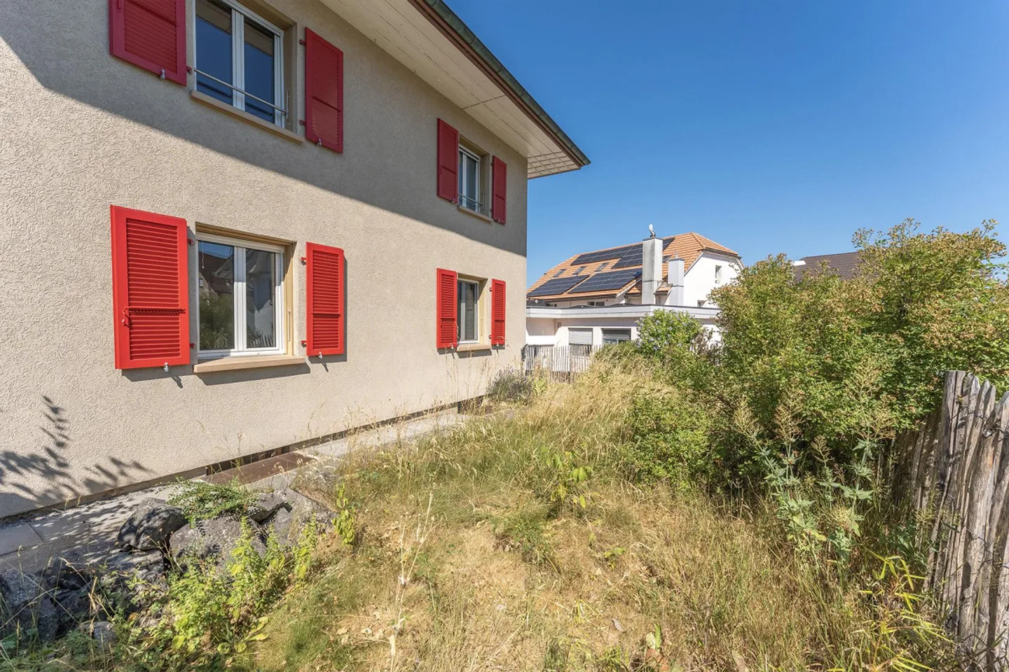 7½-Room Single-Family House with Plenty of Space in a Central Location in Busswil - Photo 3 of 23