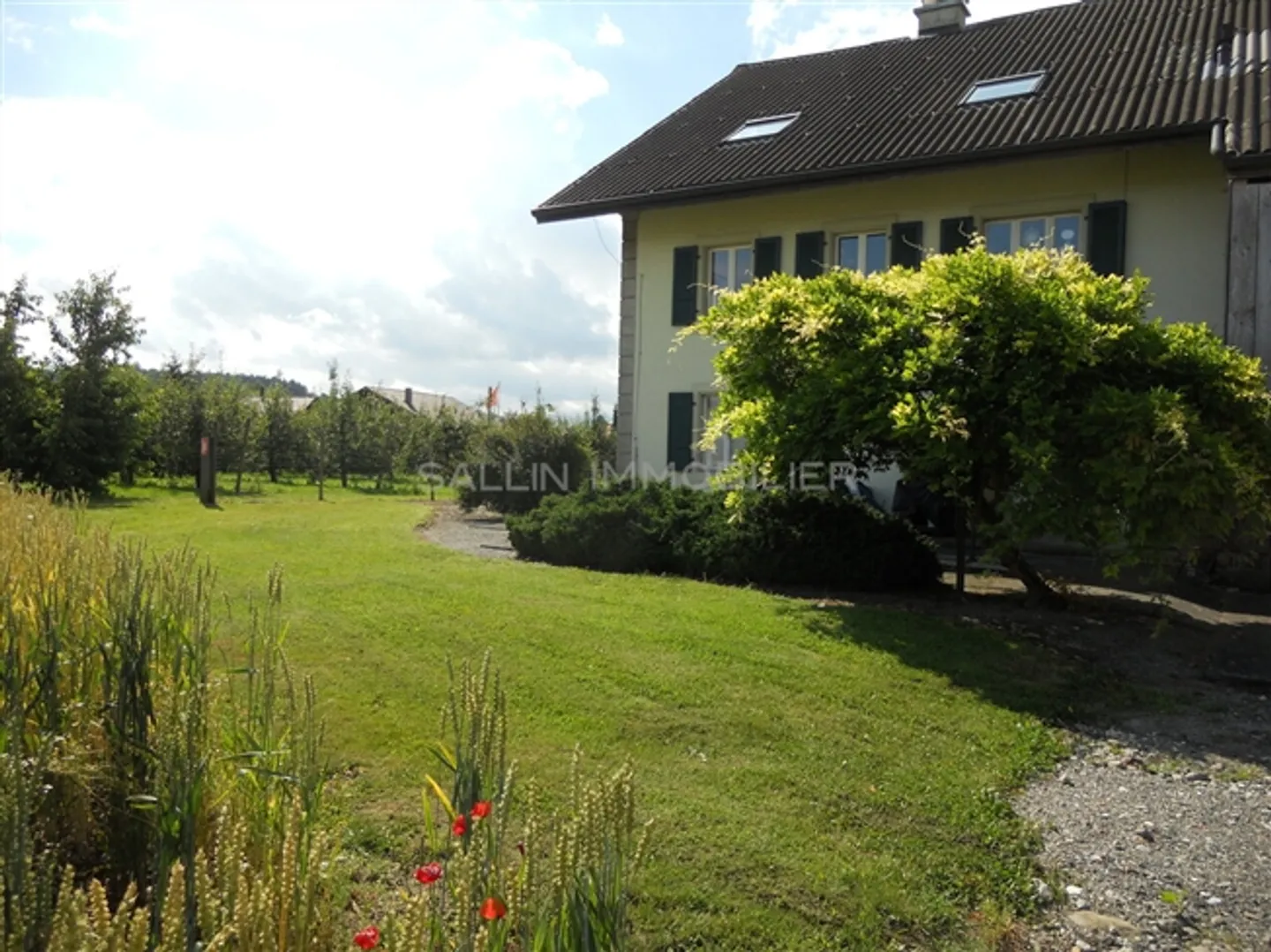 Charming 71/2 Room Duplex - Photo 3 of 16