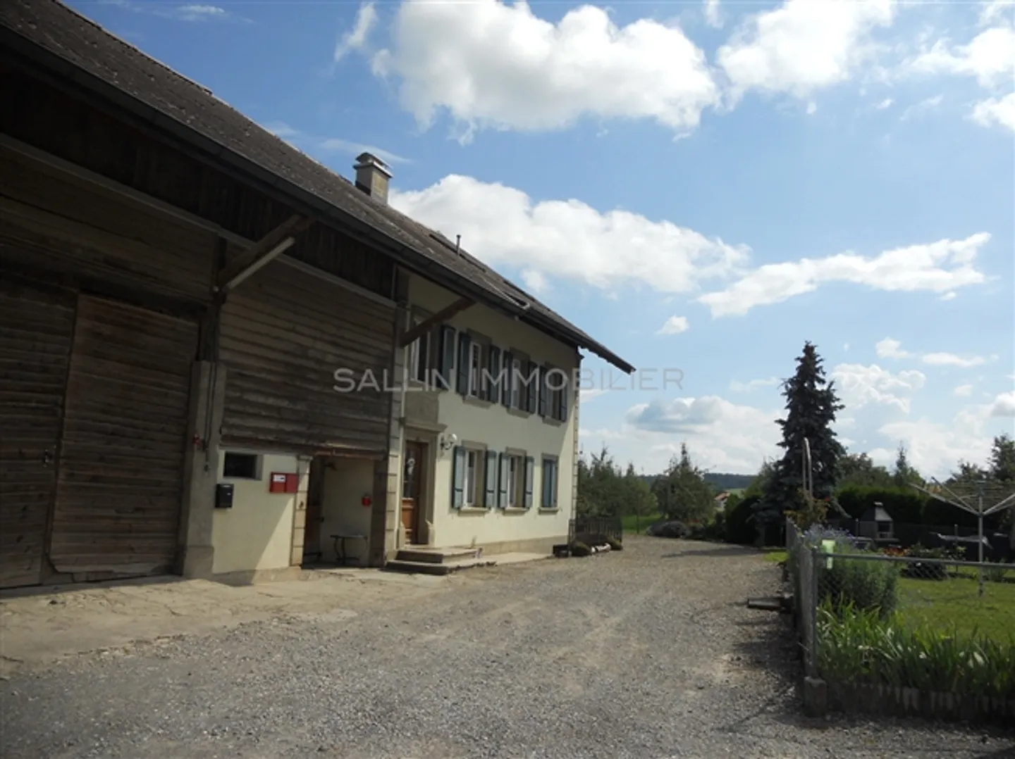 Charming 71/2 Room Duplex - Photo 5 of 16