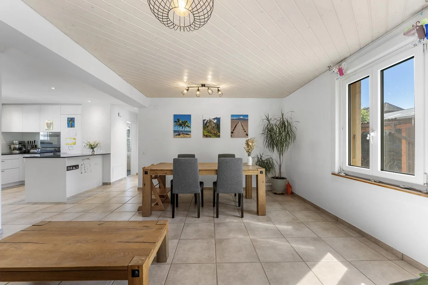 7½-Room Single-Family House with Plenty of Space in a Central Location in Busswil - Photo 5 of 23