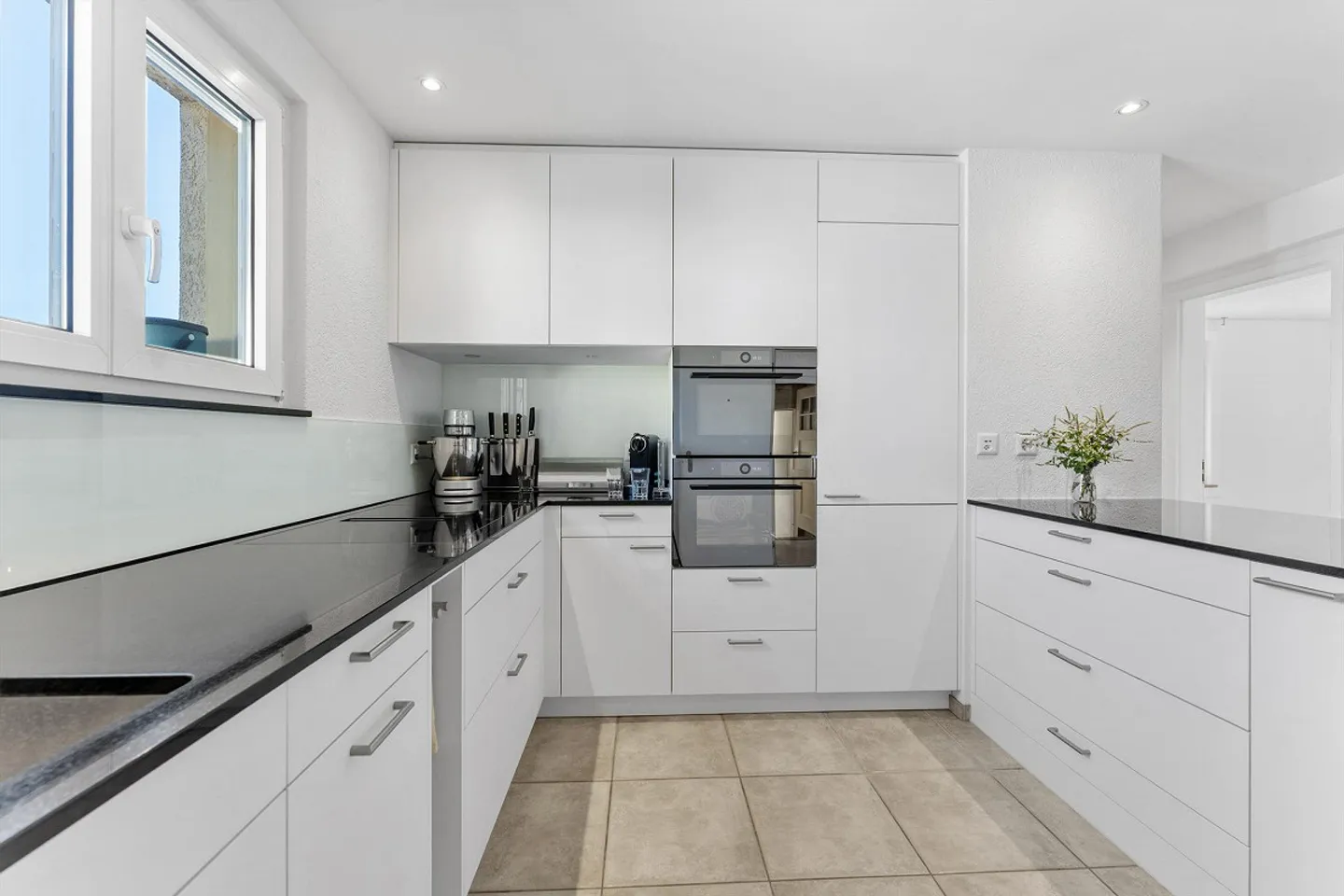 7½-Room Single-Family House with Plenty of Space in a Central Location in Busswil - Photo 6 of 23