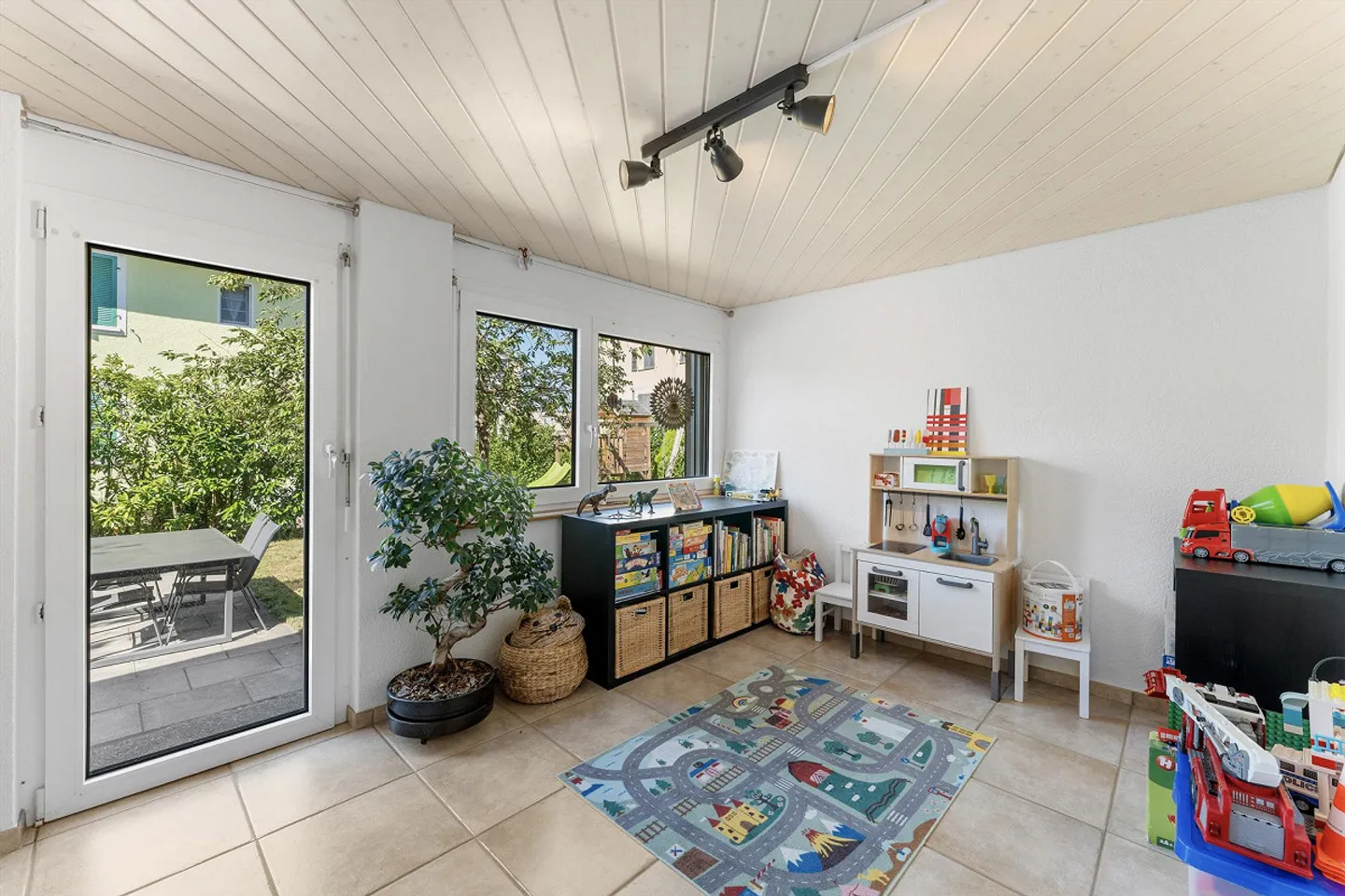 7½-Room Single-Family House with Plenty of Space in a Central Location in Busswil - Photo 7 of 23