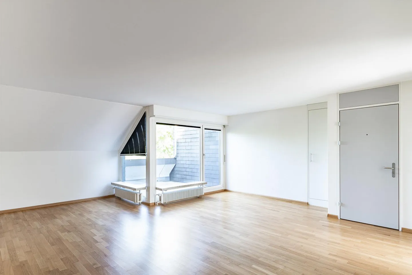 Moderne Dachwohnung mit Terrasse - Foto 7 von 11