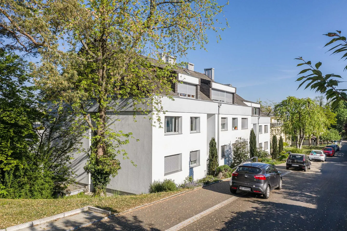 Moderne Dachwohnung mit Terrasse - Foto 1 von 11