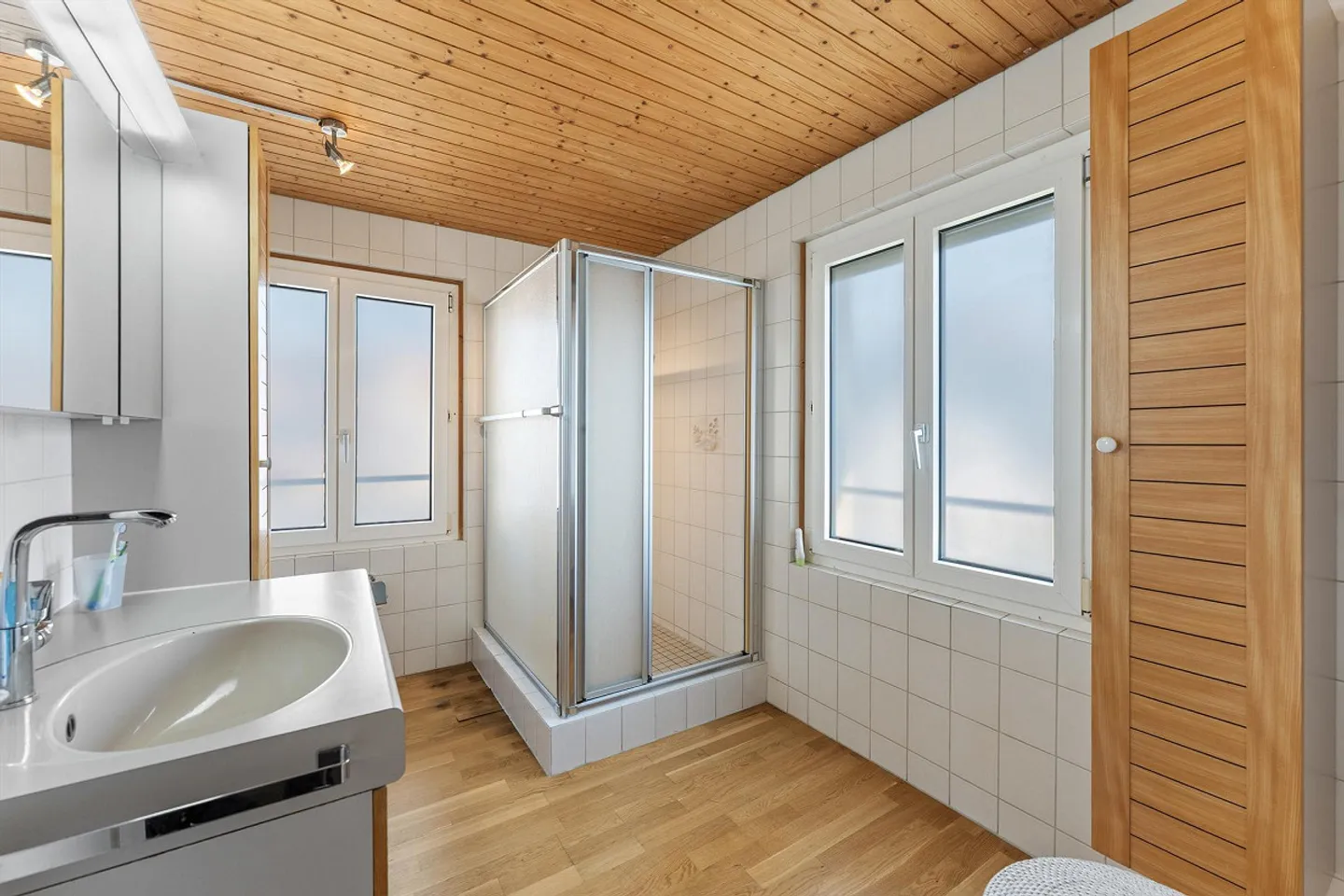 7½-Room Single-Family House with Plenty of Space in a Central Location in Busswil - Photo 12 of 23