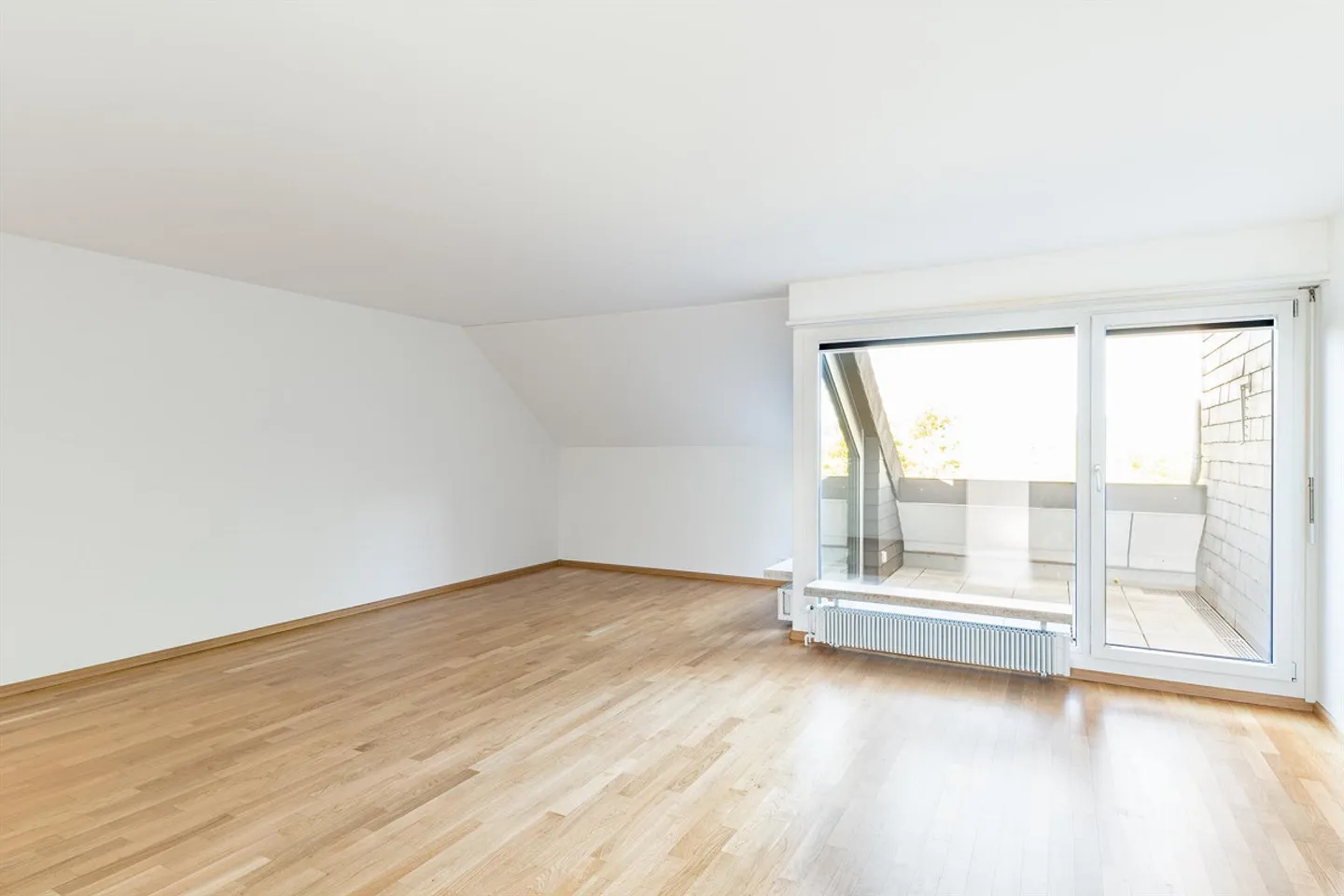 Moderne Dachwohnung mit Terrasse - Foto 8 von 11