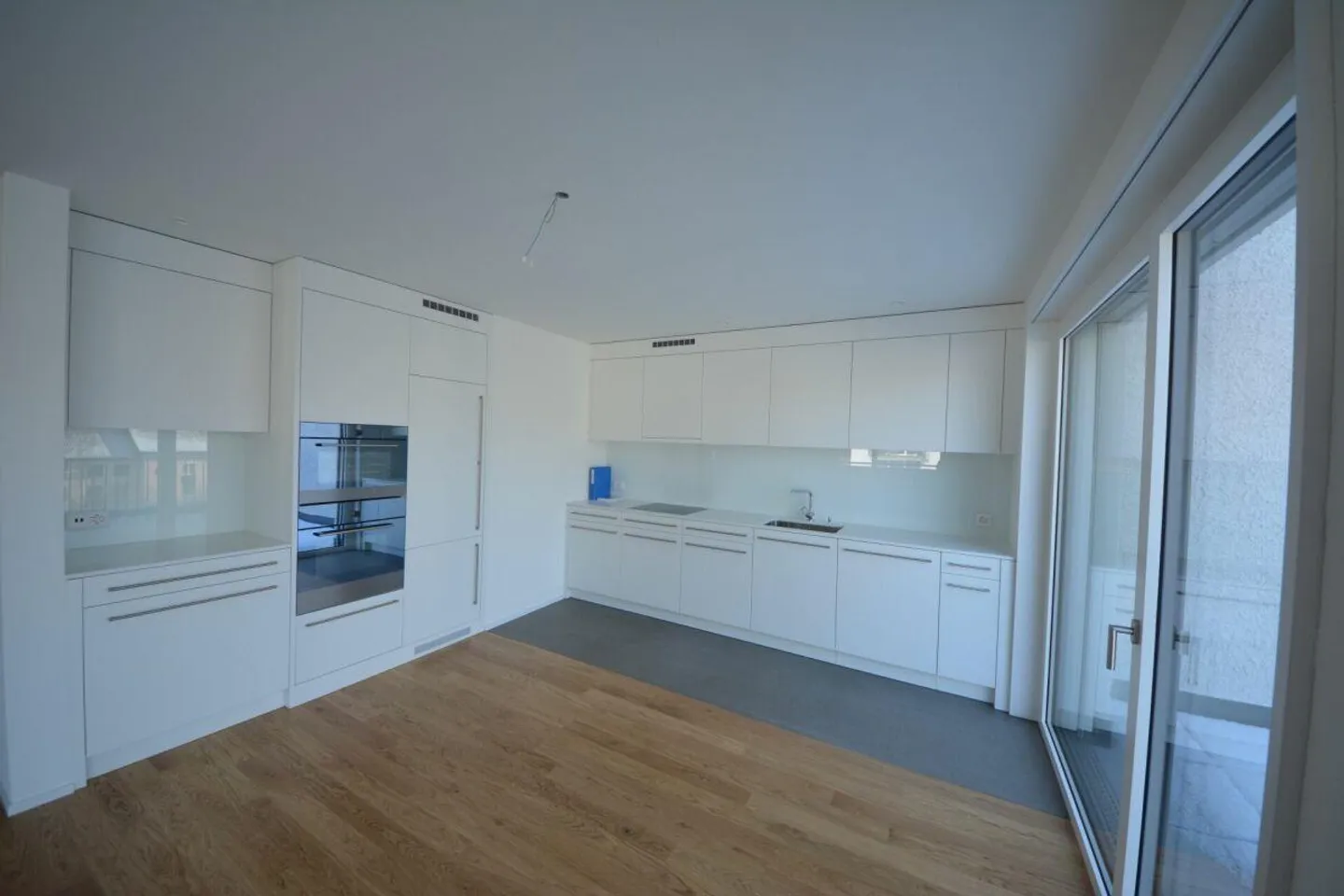 Appartement Attique Moderne Près de la Ville - Photo 3 sur 14