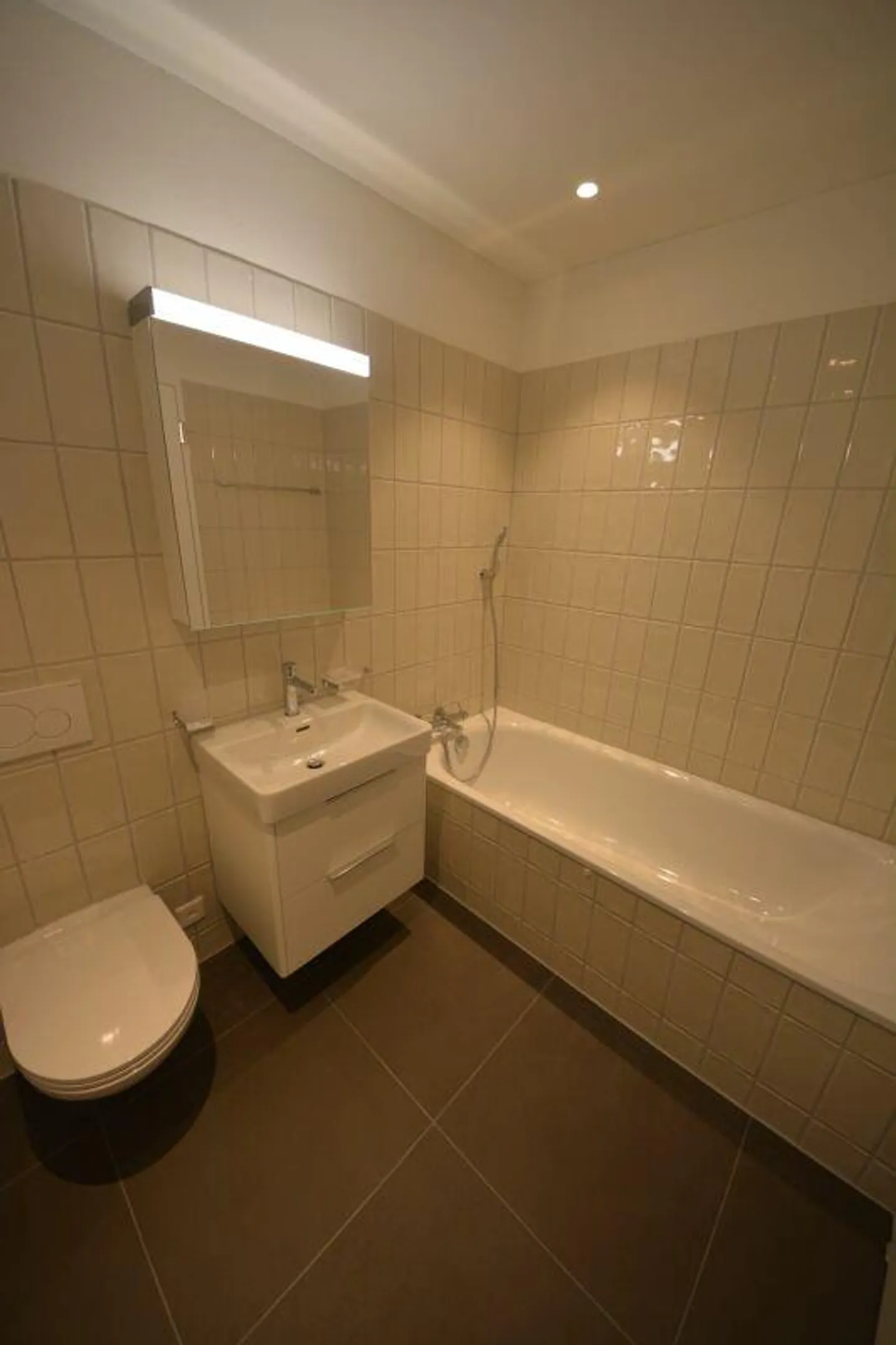 Appartement Attique Moderne Près de la Ville - Photo 13 sur 14