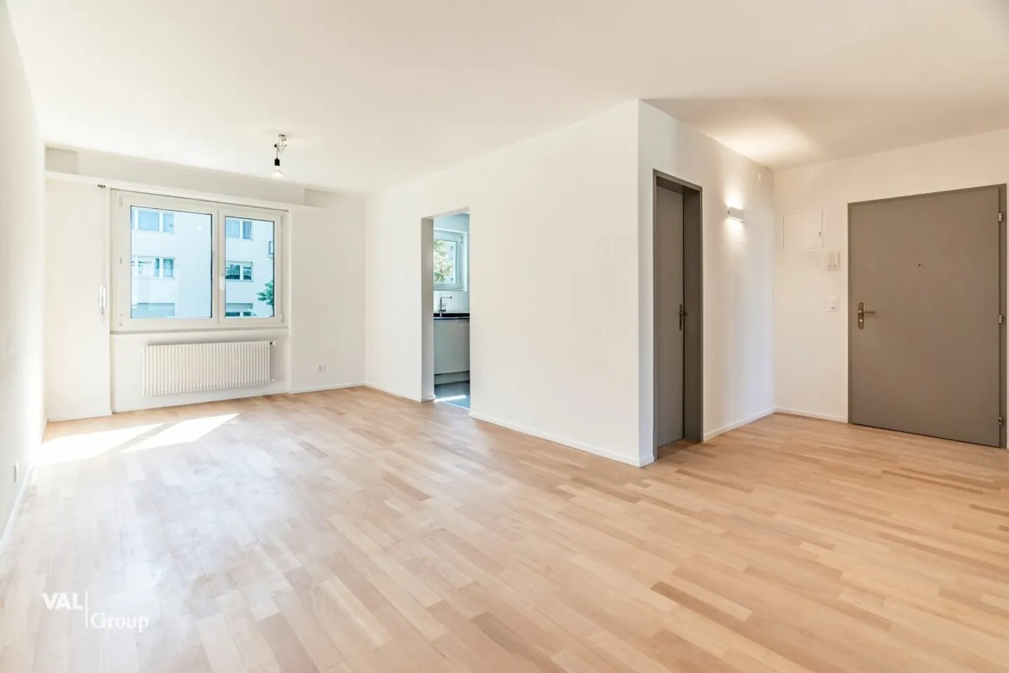 Lichtdurchflutete Wohnung mit Talsicht in familienfreundlichem Quartier - Foto 6 von 24