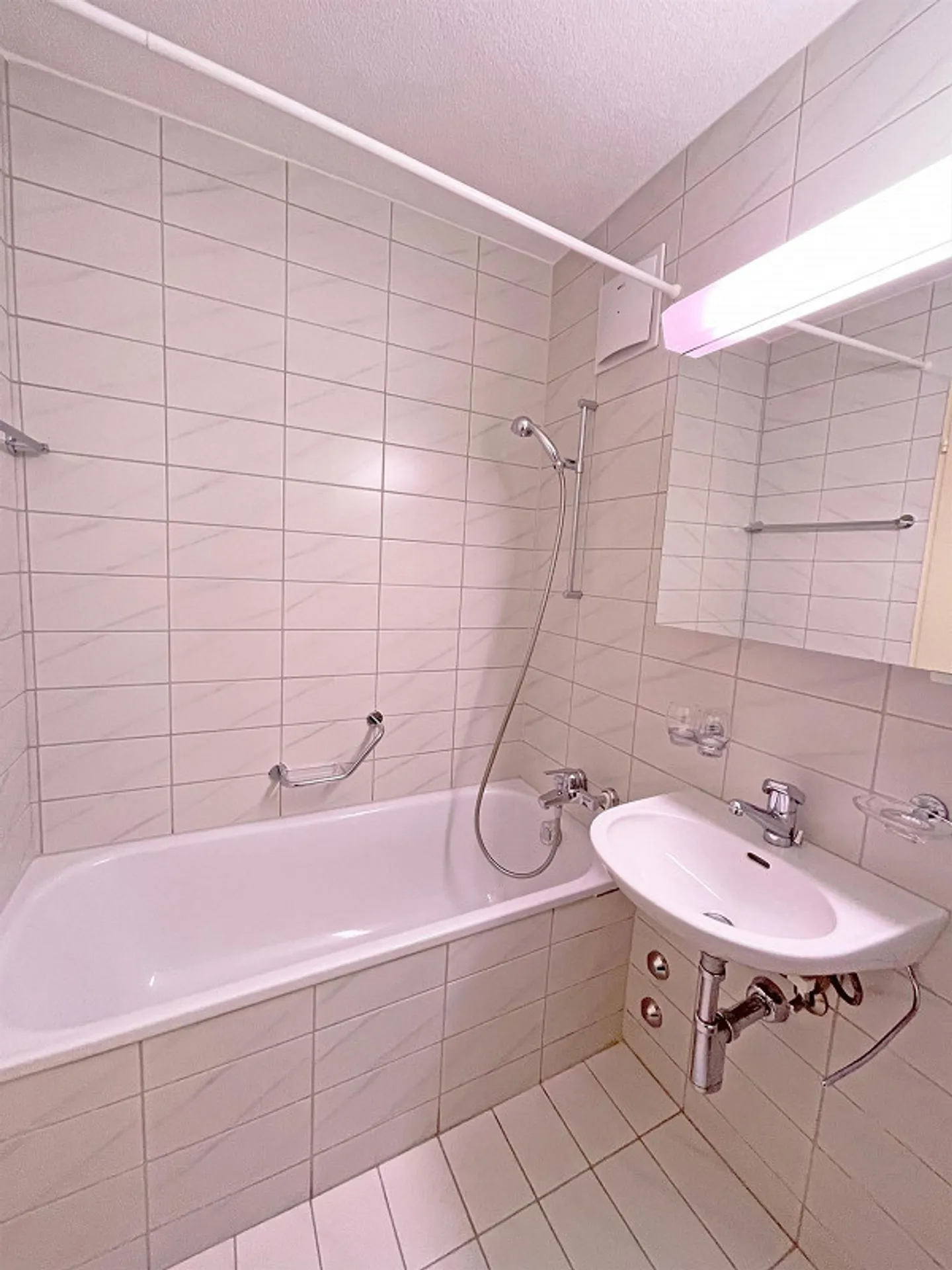 À 3 minutes à pied de la station S-Bahn - Photo 4 sur 6