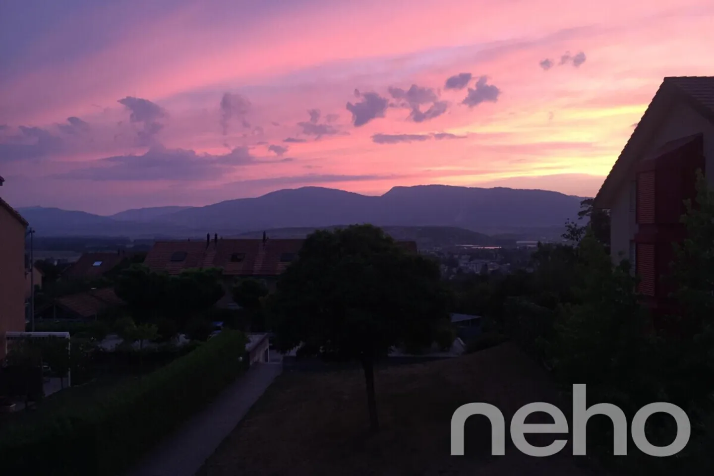 Comfort, spazio e vista mozzafiato sul lago? Ideale per una famiglia - Foto 3 di 13