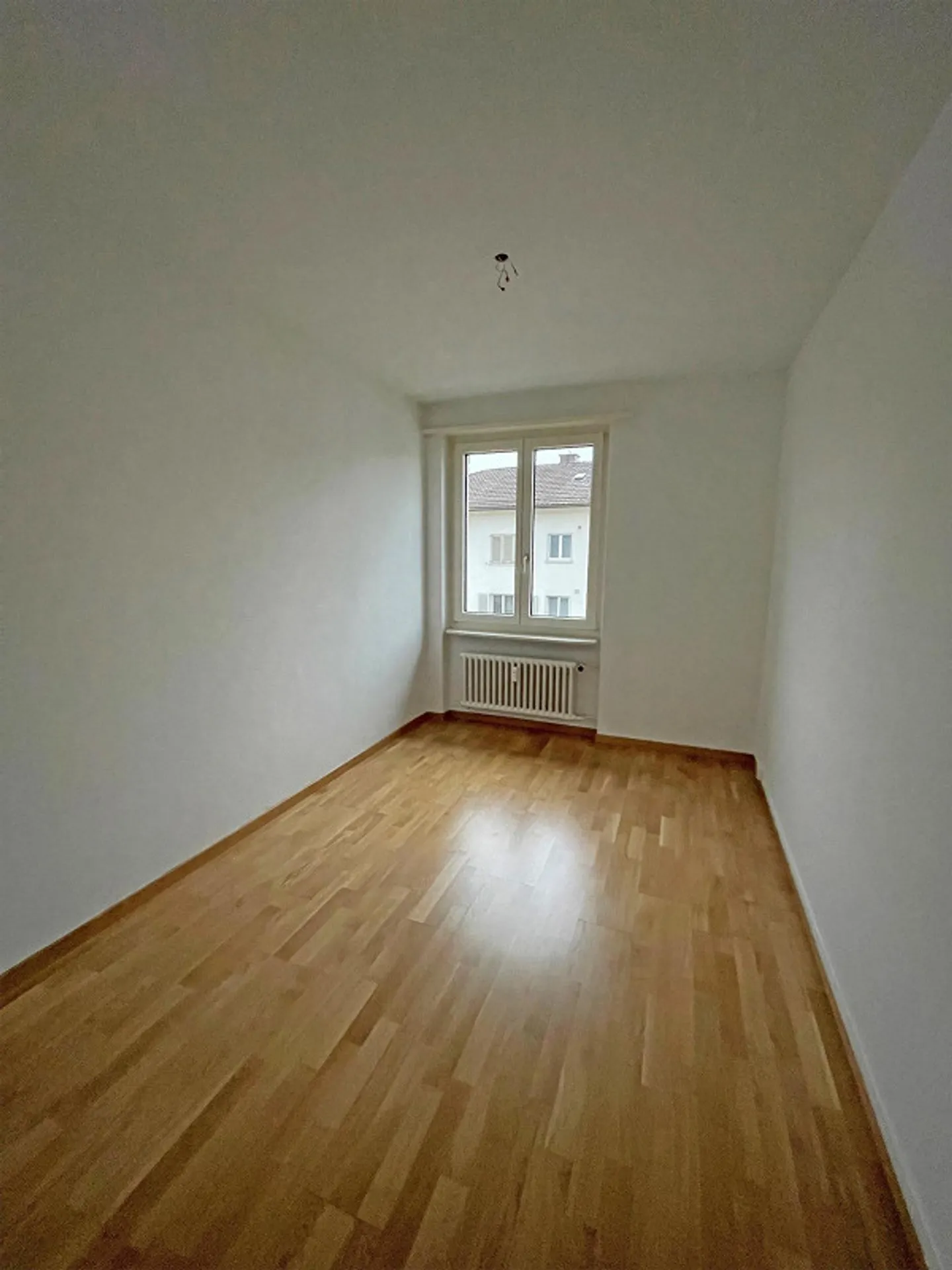 À 3 minutes à pied de la station S-Bahn - Photo 6 sur 6