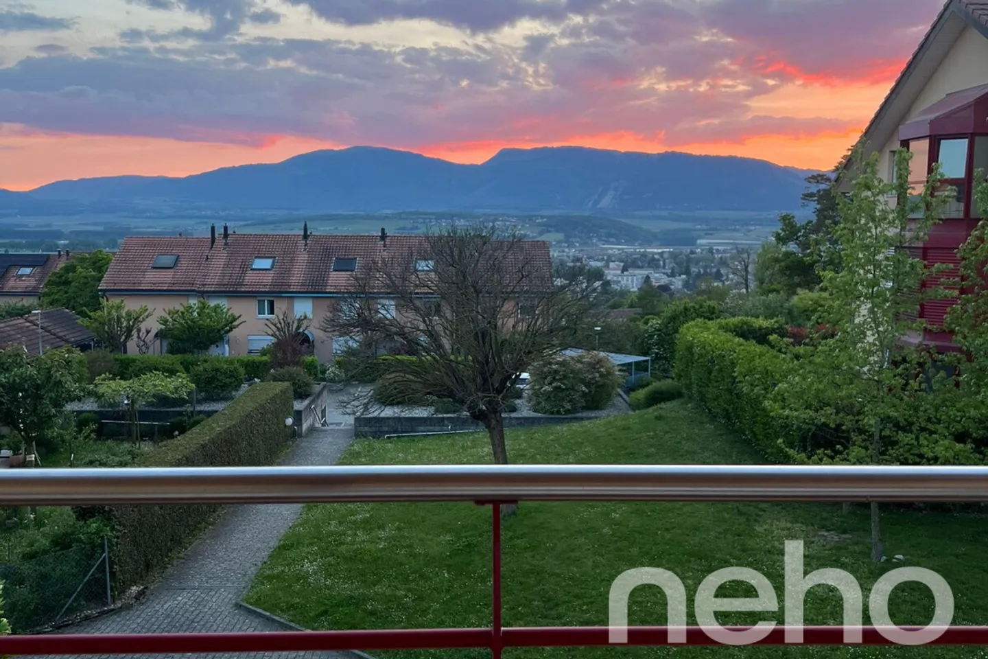 Comfort, spazio e vista mozzafiato sul lago? Ideale per una famiglia - Foto 4 di 13