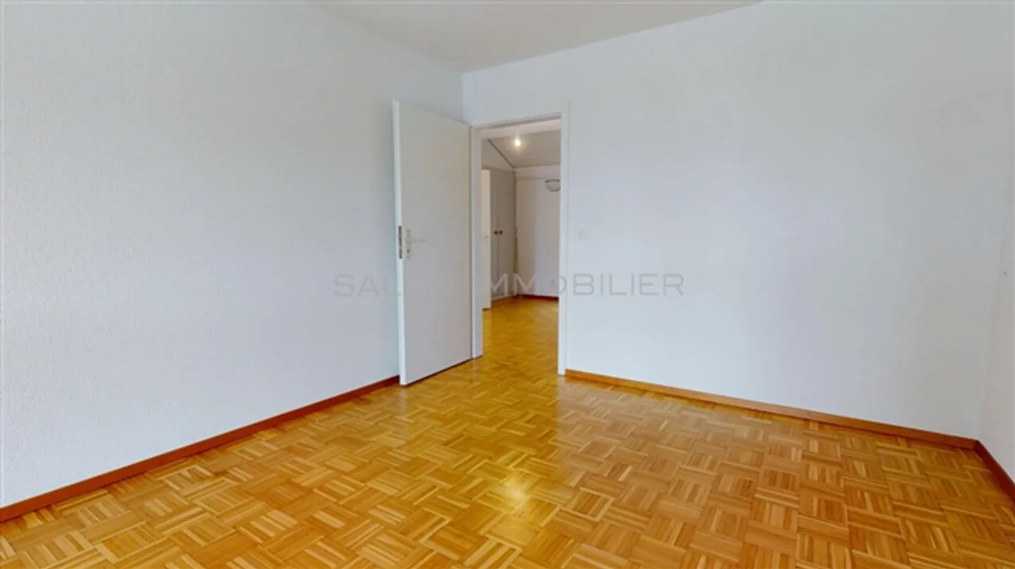 Bel appartement de 4,5 pièces dans la résidence - Photo 7 sur 9