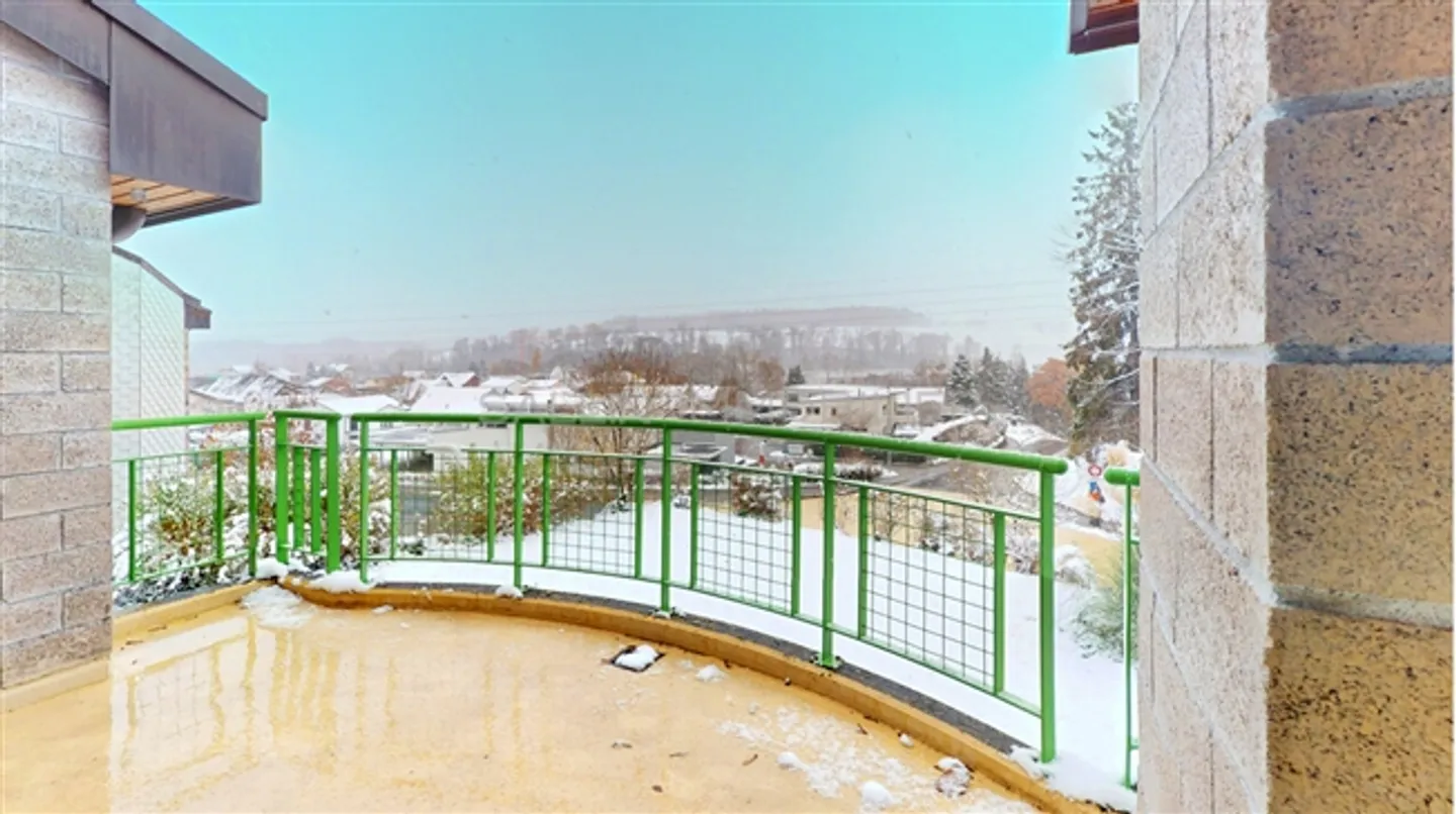 Bel appartement de 4,5 pièces dans la résidence - Photo 8 sur 9