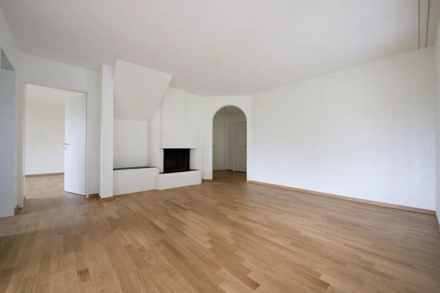Duplex for rent - Photo 2 of 12