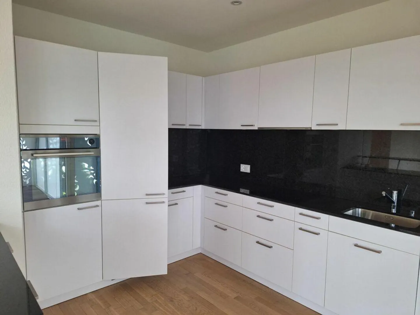 Spacious 3.5-room apartment with terrace - Photo 4 of 10