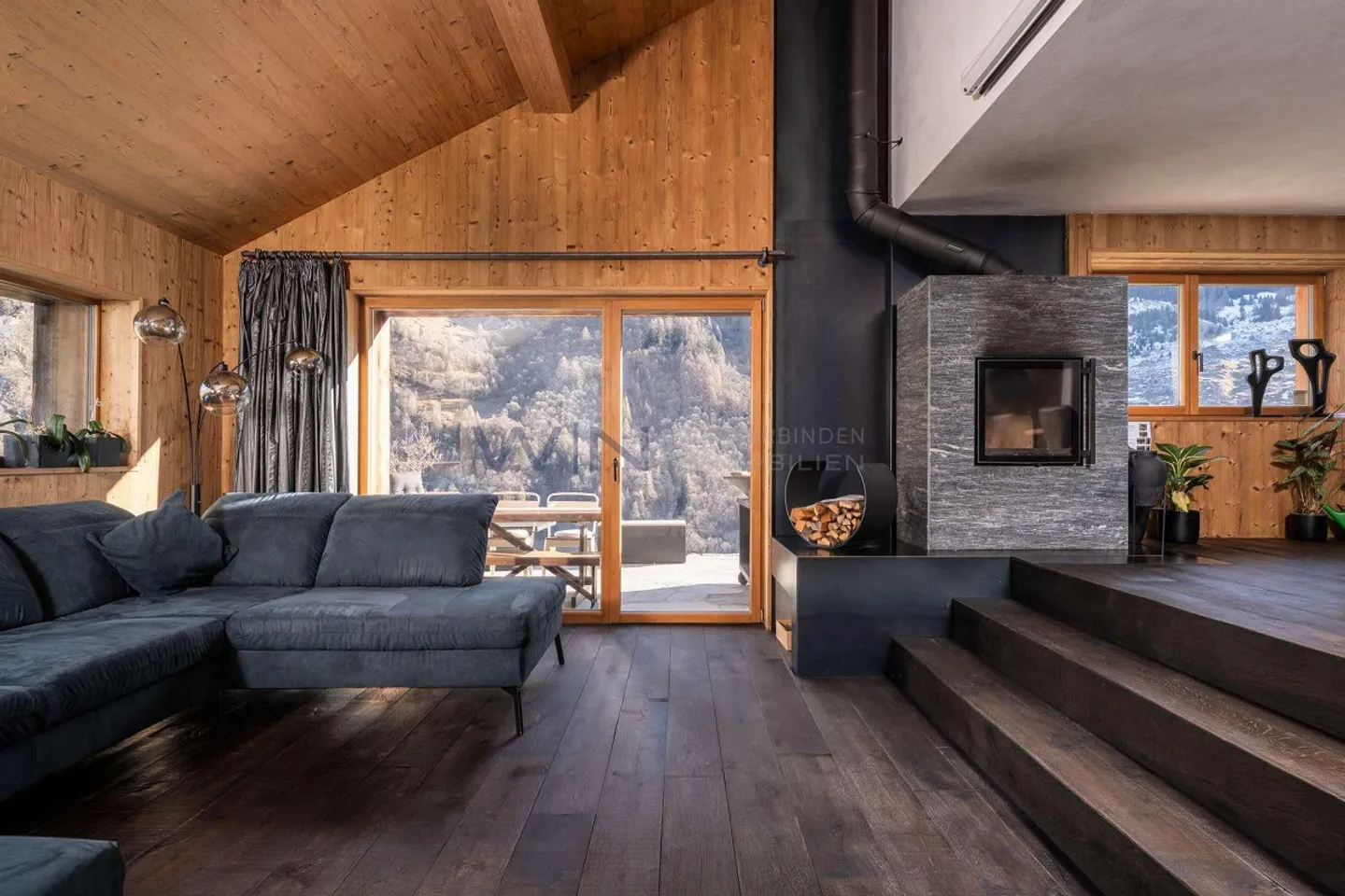 Alpine Luxushaus mit modernem Touch - Foto 3 von 10