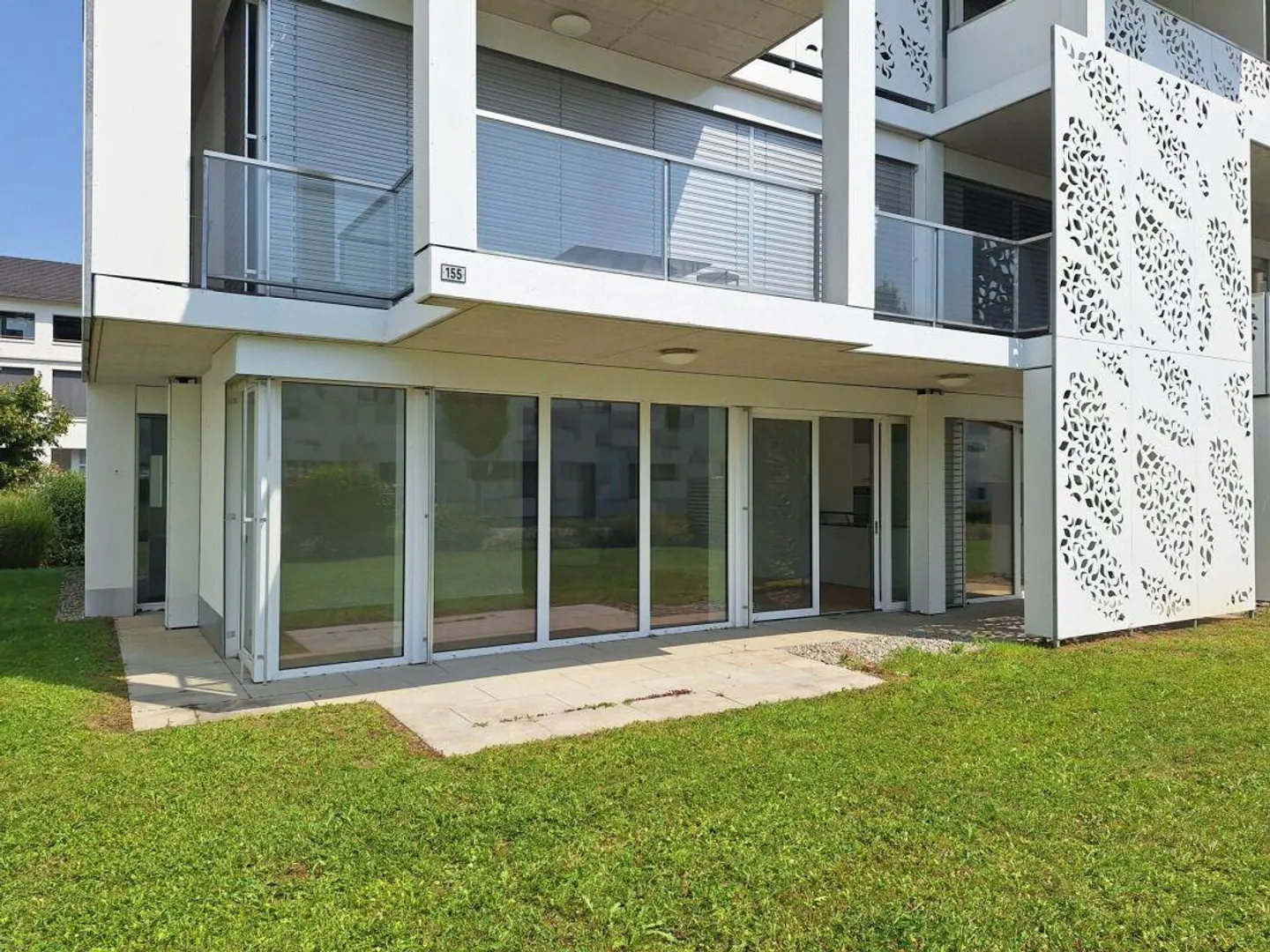 Spacious 3.5-room apartment with terrace - Photo 2 of 10