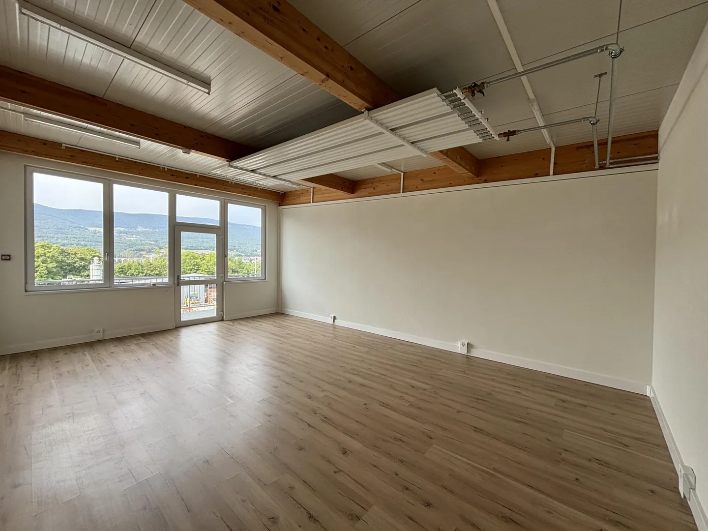 Vielseitiger Gewerberaum zu vermieten - Foto 2 von 4