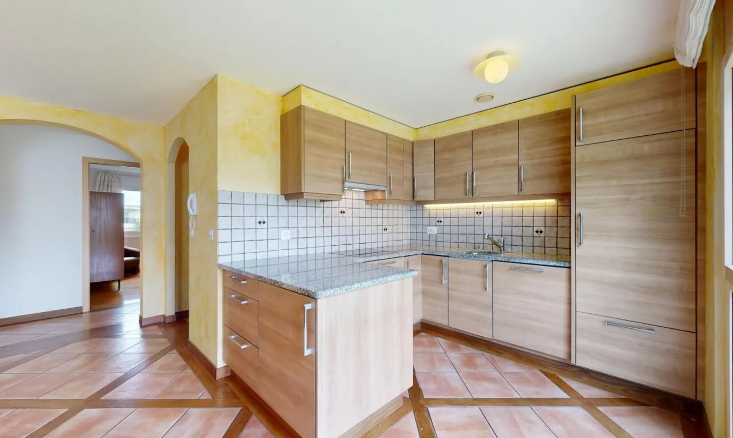 Appartamento luminoso con 3 camere - In perfette condizioni - Quartiere tranquillo - Foto 4 di 11