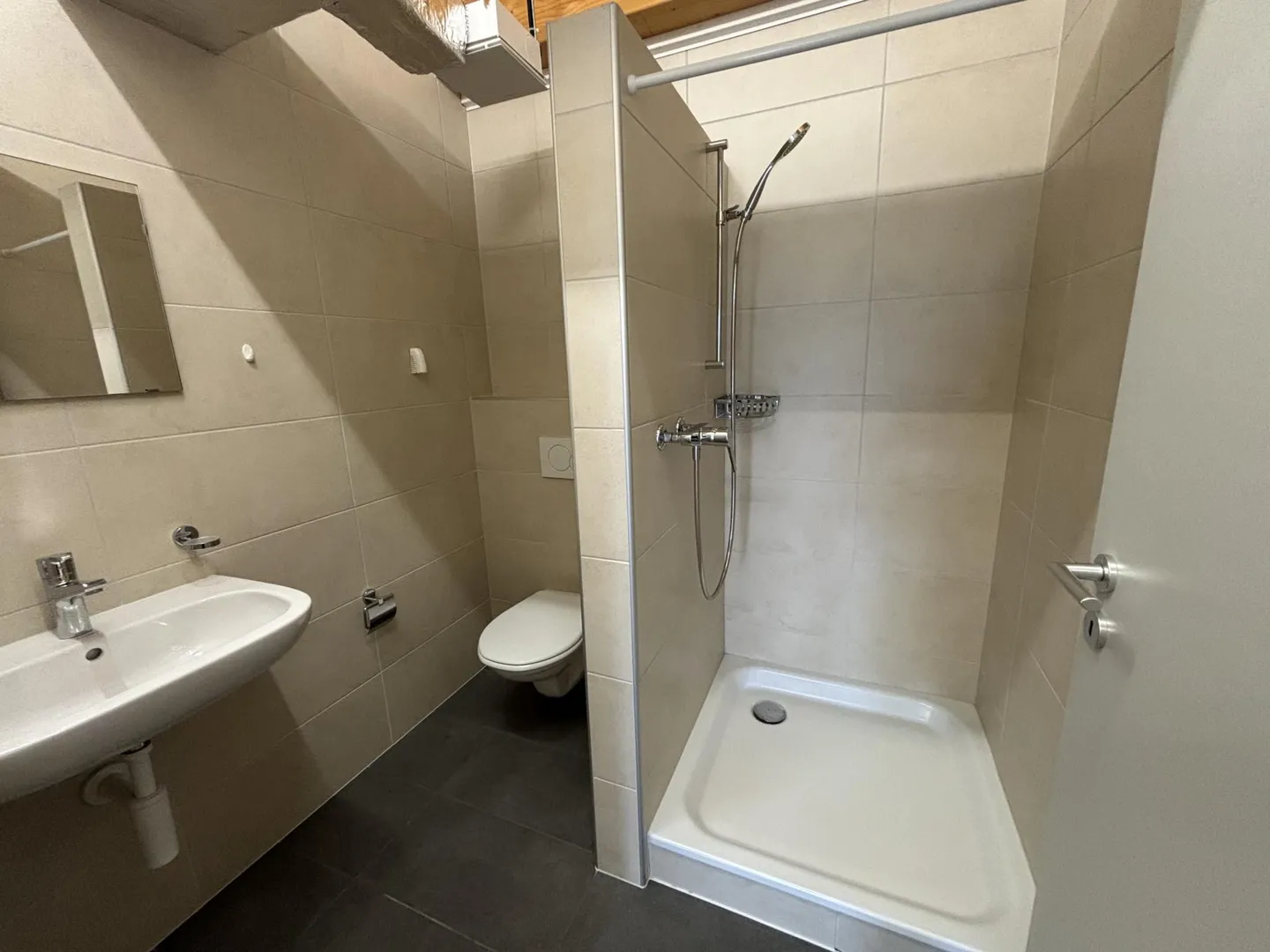 Vielseitiger Gewerberaum zu vermieten - Foto 4 von 4