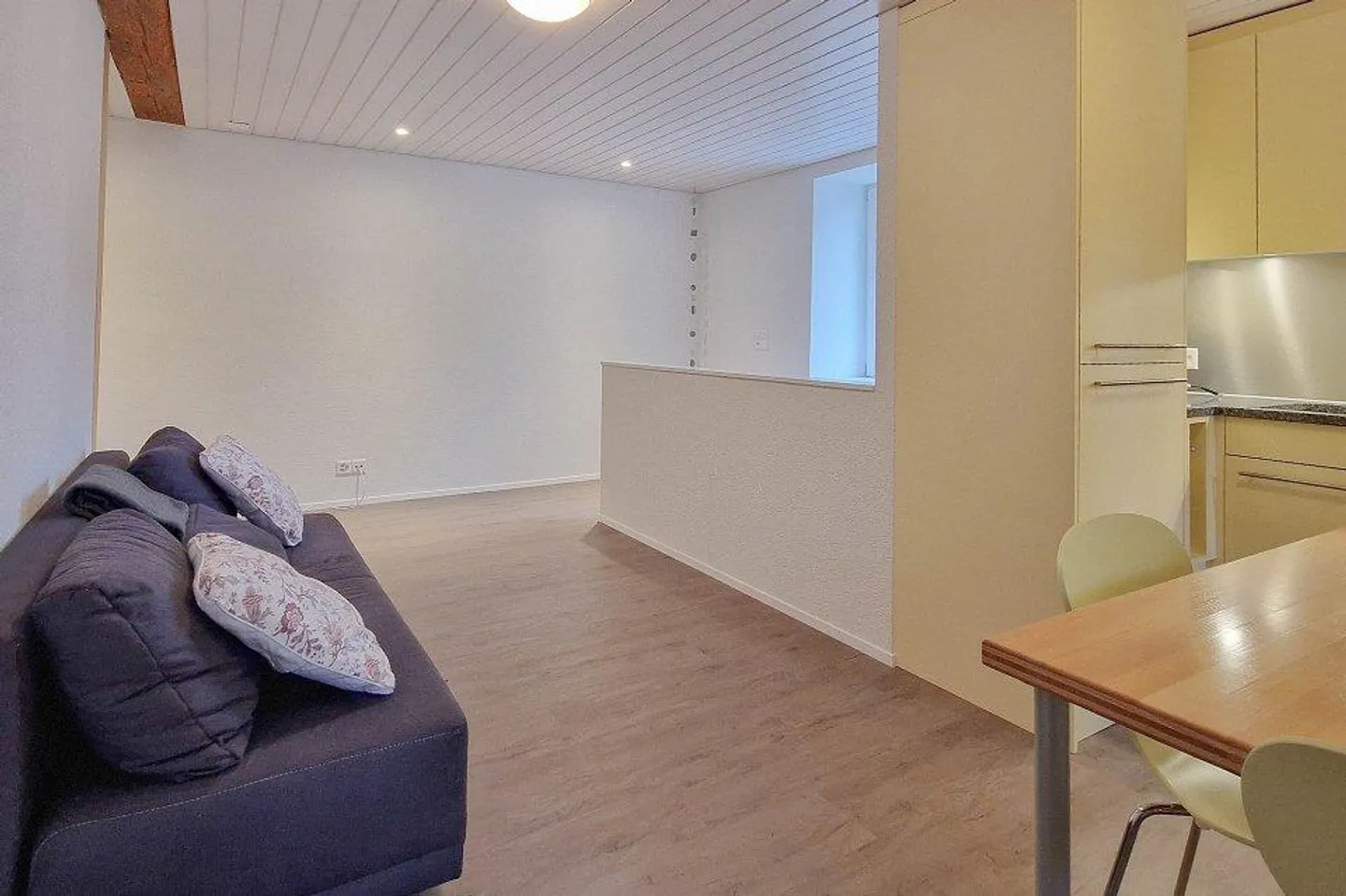 Cozy 2.5 Room Apartment in the Old Village Center - Photo 5 of 11