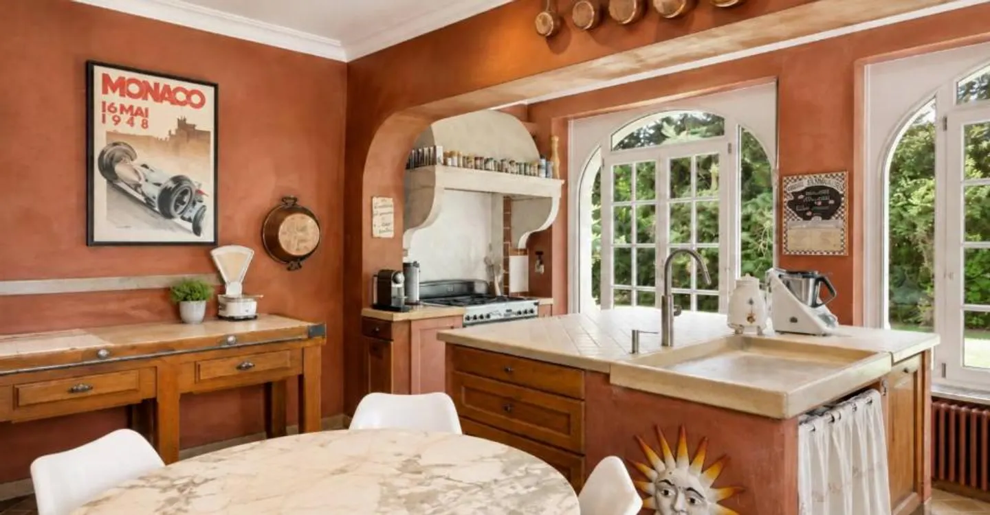 Villa de caractère avec piscine - Photo 2 sur 12
