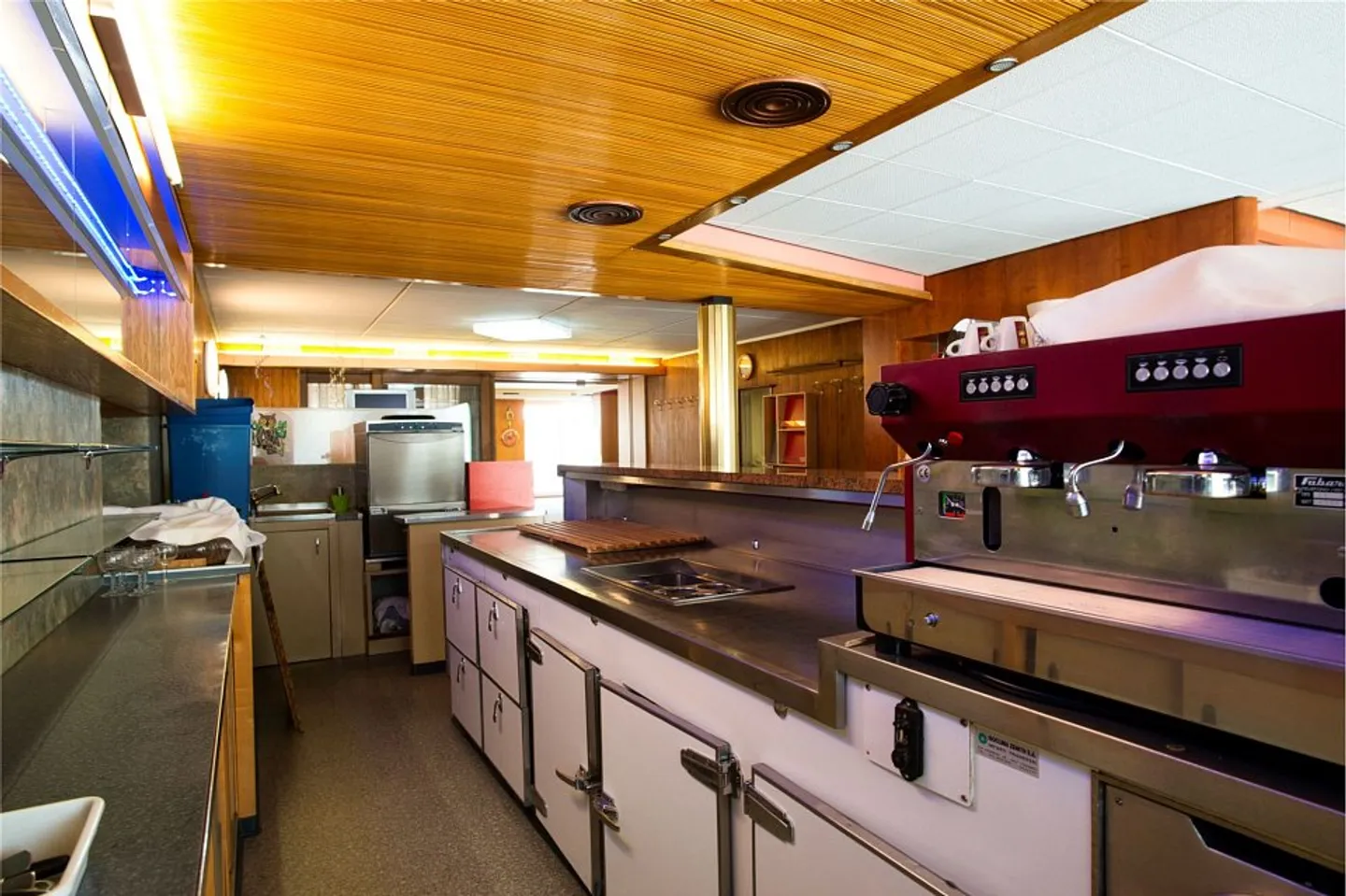 Pâtisserie, laboratoire et 4 appartements - Photo 9 sur 14