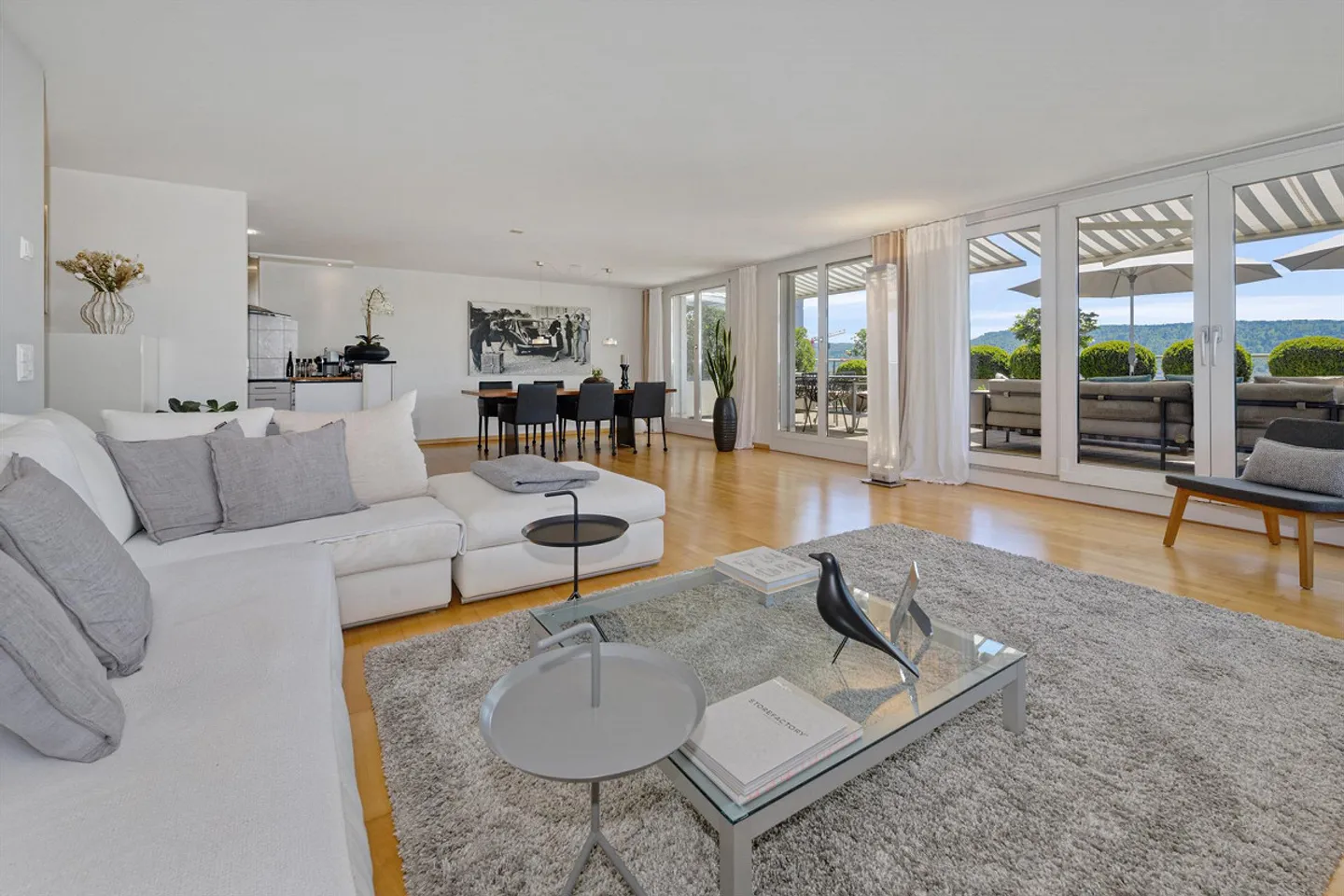Exclusive Terrace House with Far-Reaching Views - Photo 3 of 9