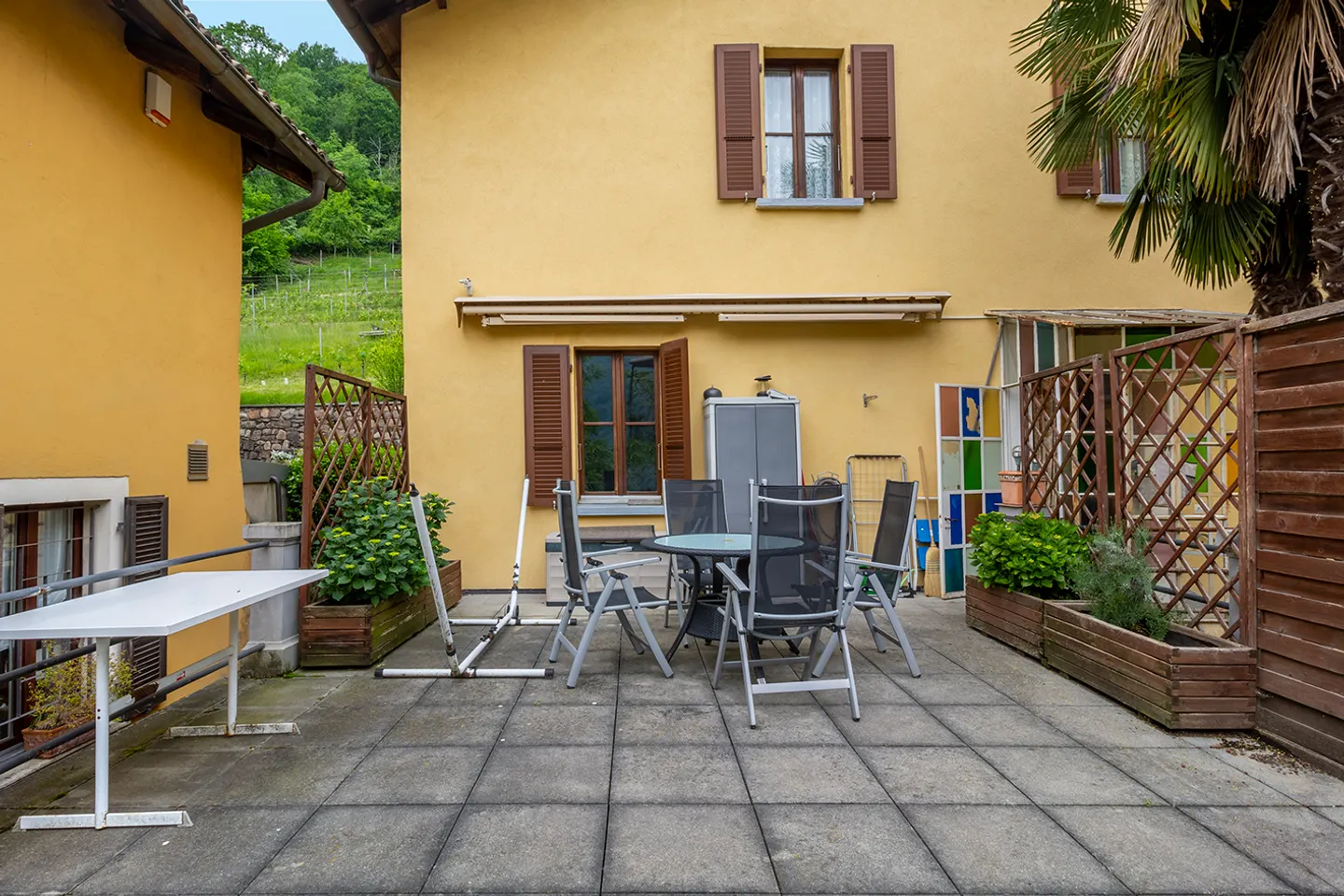 Maison avec deux appartements et belle terrasse - Photo 7 sur 8