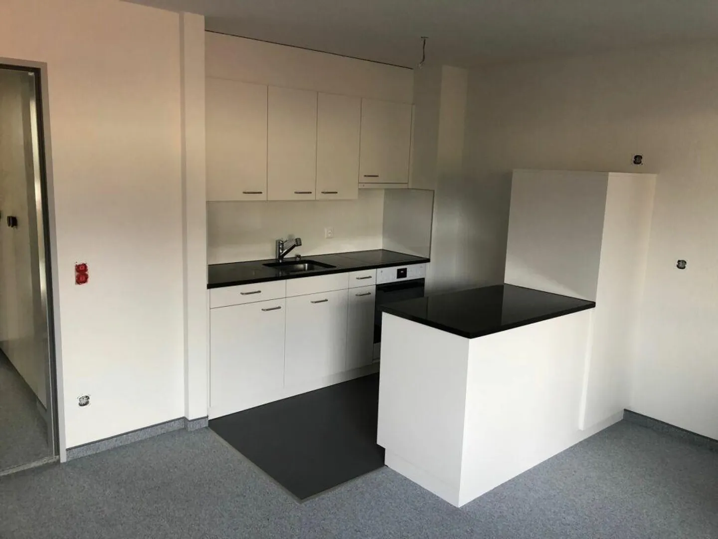 Gemütliche 1.5-Zimmer-Wohnung in ruhiger Lage in Dietikon - Photo 2 of 4