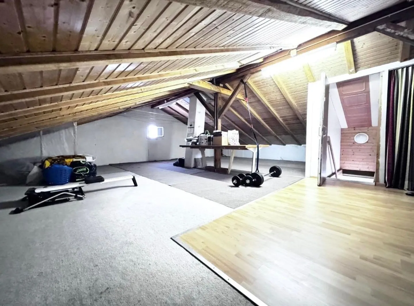 Maison individuelle de 4,5 pièces avec terrain de 580 m², garage et beaucoup de potentiel - Photo 17 sur 24