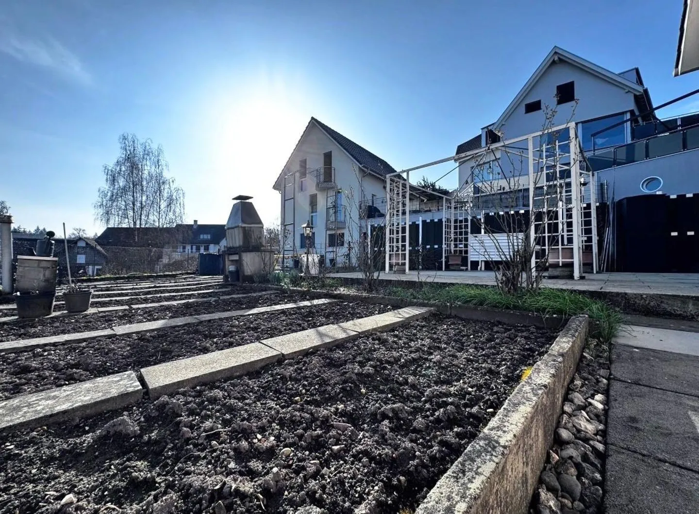 Maison individuelle de 4,5 pièces avec terrain de 580 m², garage et beaucoup de potentiel - Photo 19 sur 24